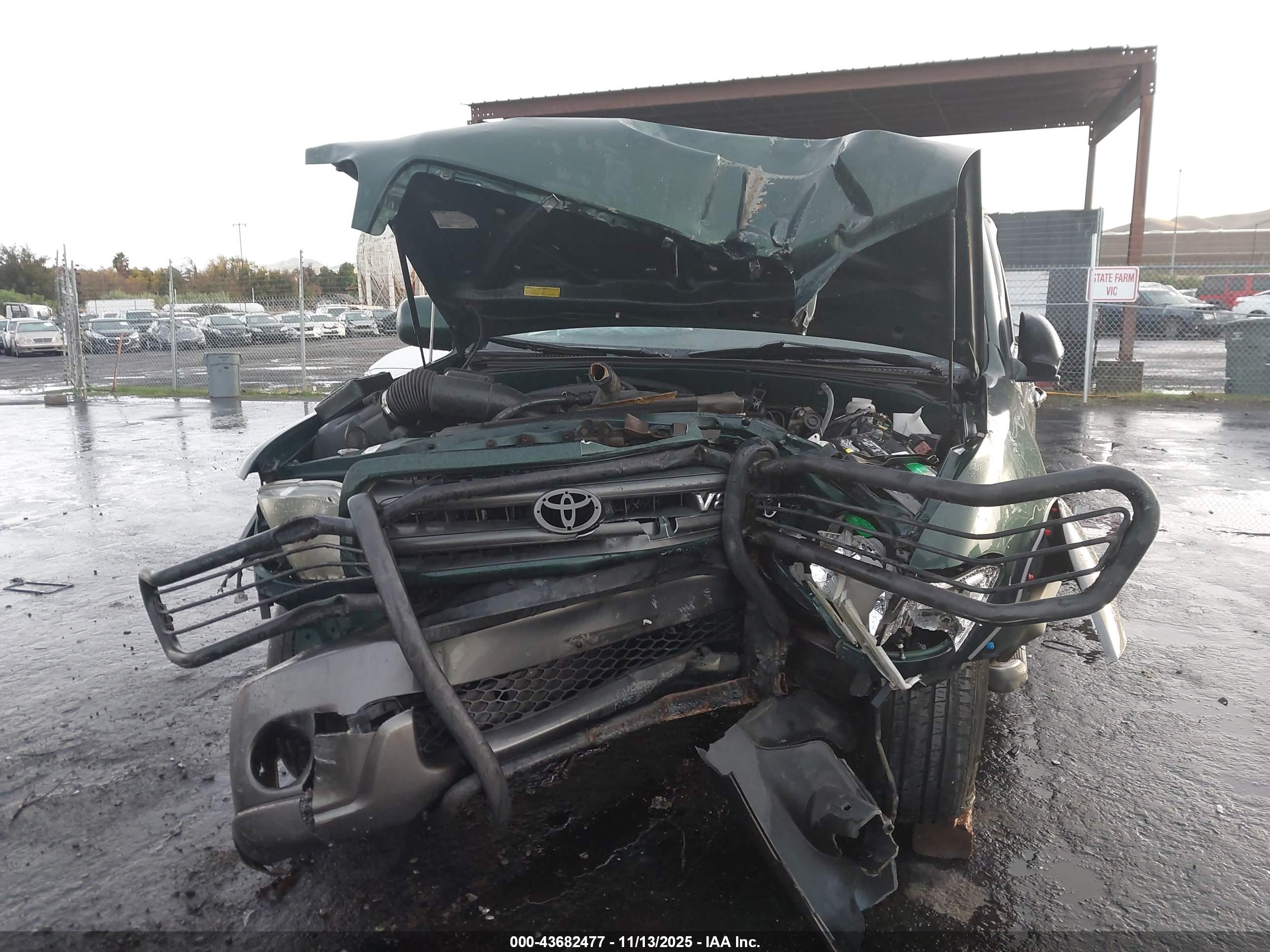 TOYOTA SEQUOIA image 6