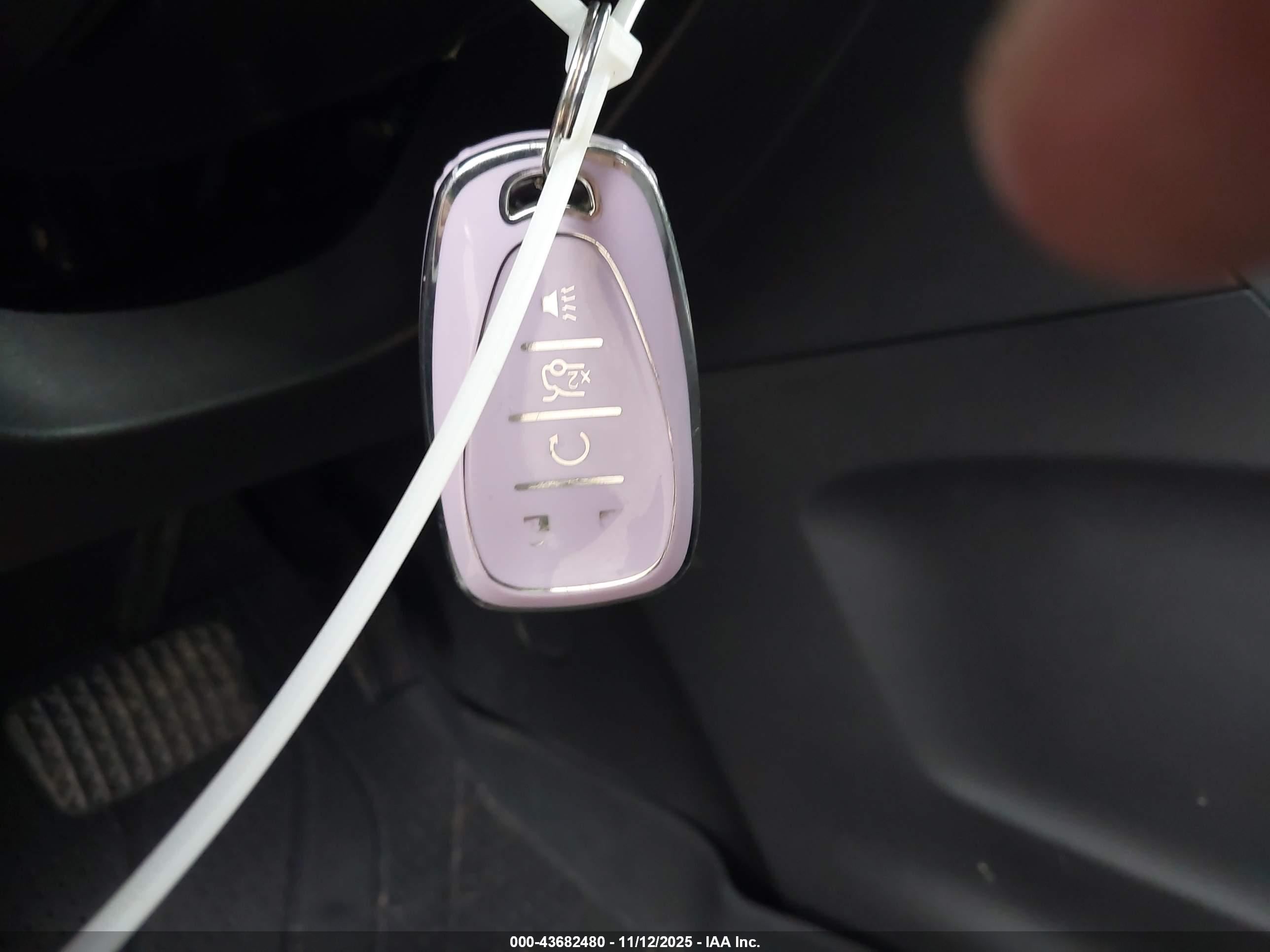 CHEVROLET EQUINOX image 11