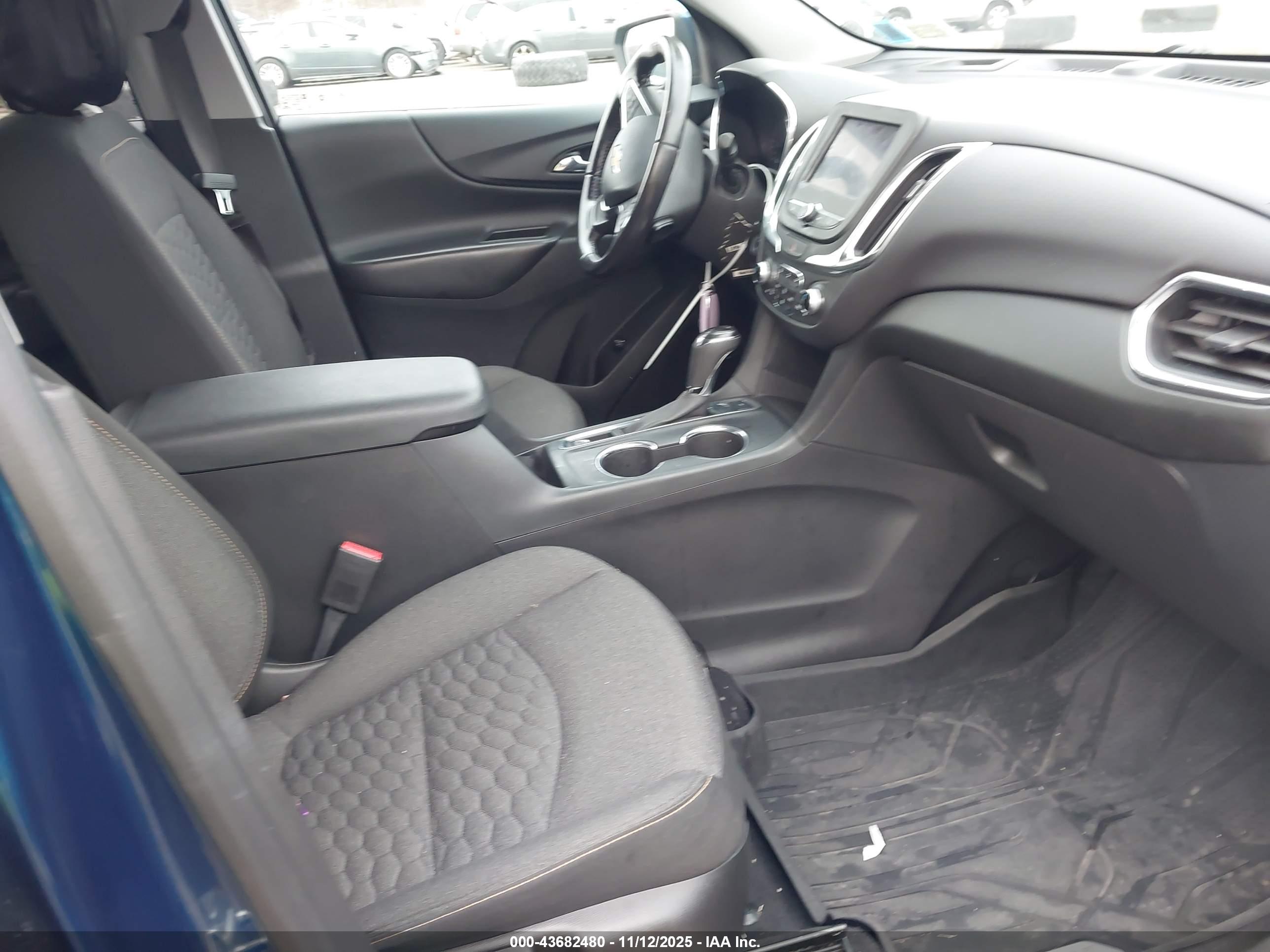 CHEVROLET EQUINOX image 5