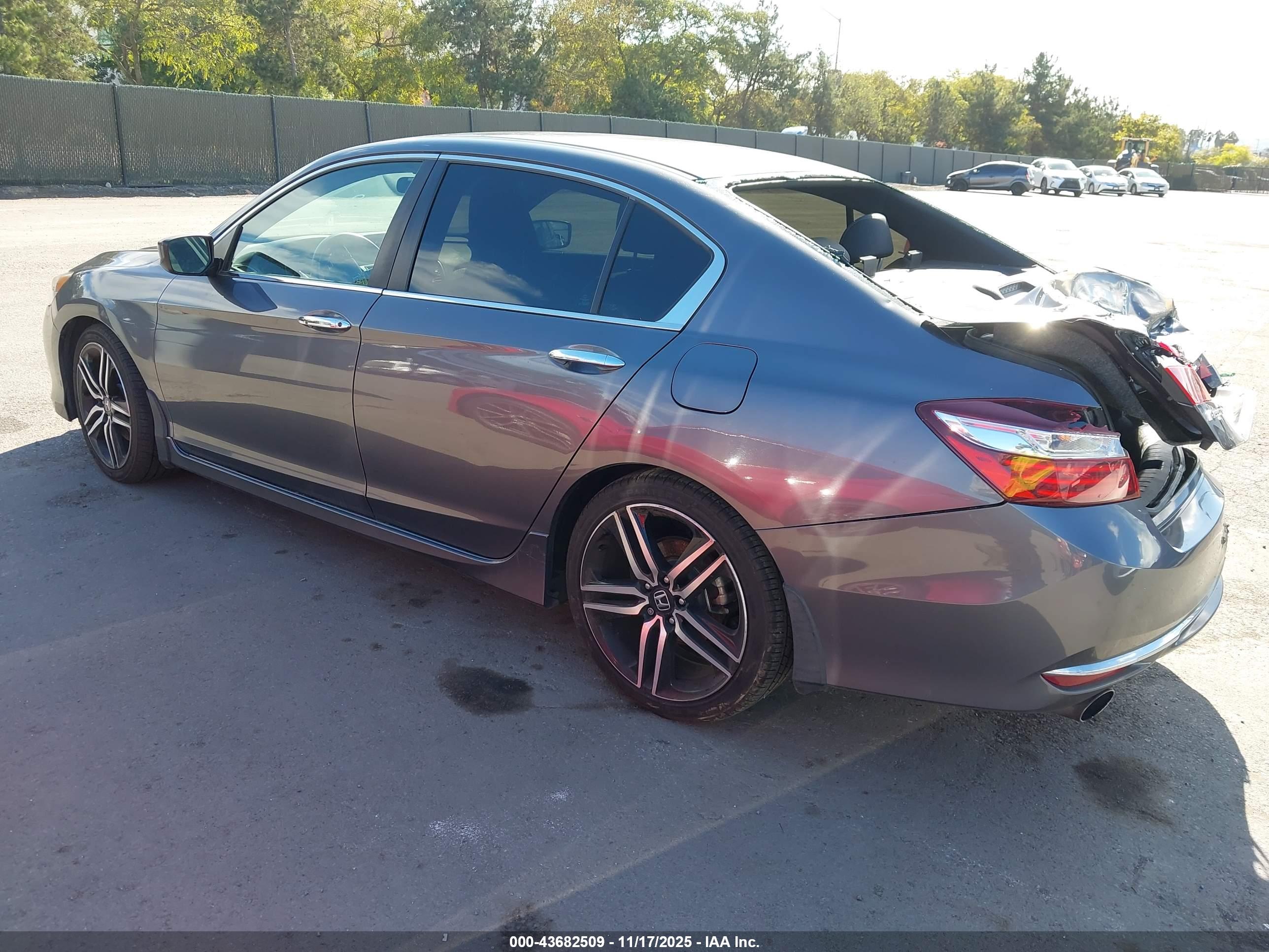 HONDA ACCORD image 3
