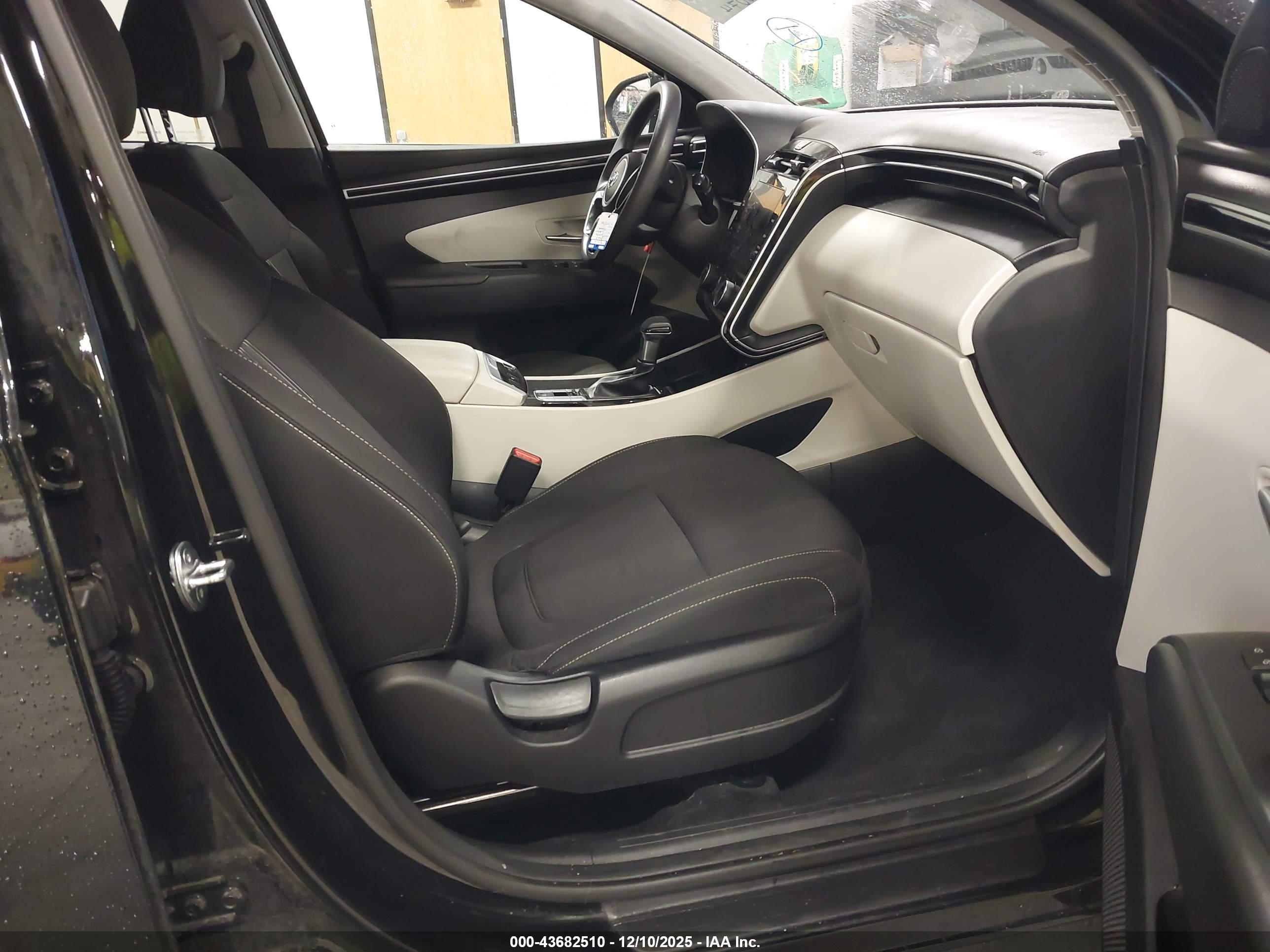 HYUNDAI TUCSON image 5