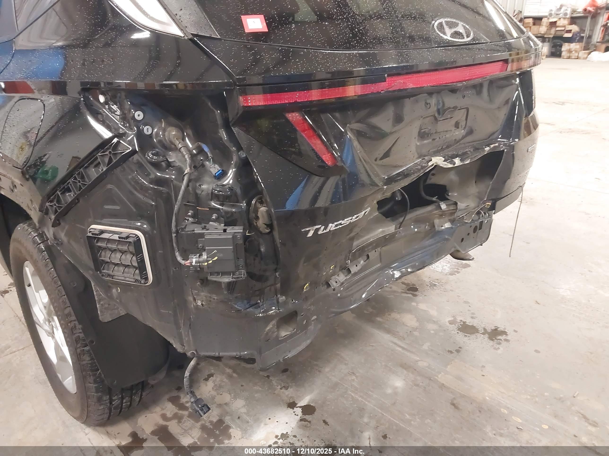 HYUNDAI TUCSON image 6