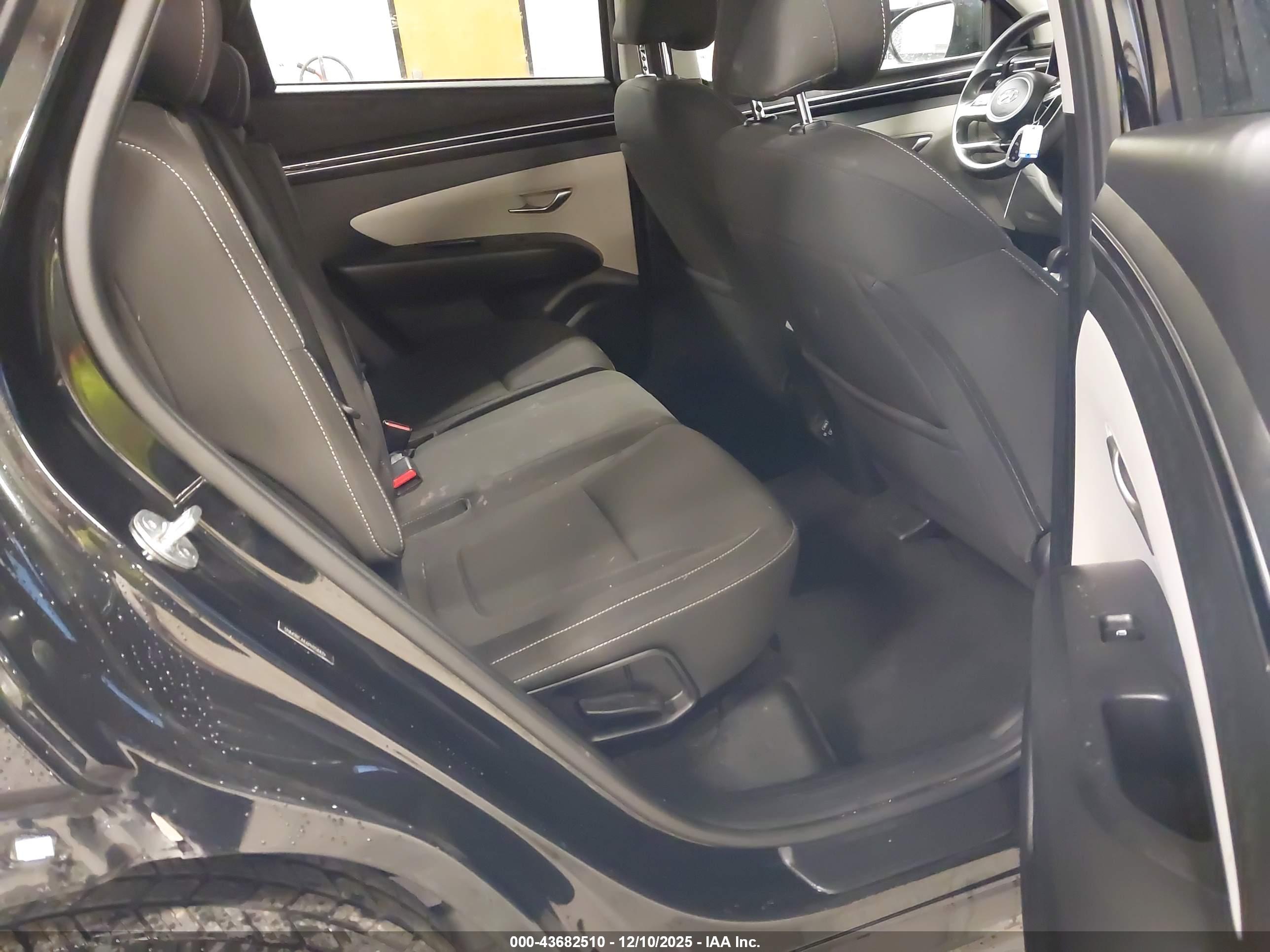 HYUNDAI TUCSON image 8