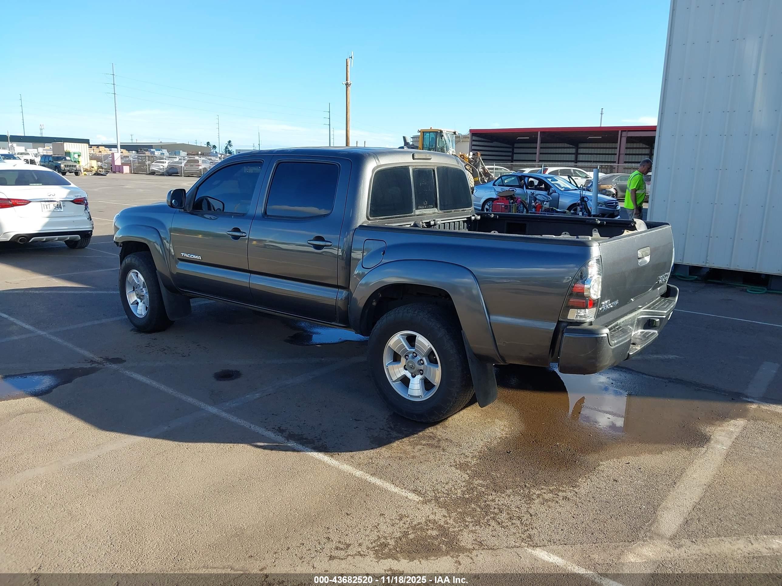 TOYOTA TACOMA image 3
