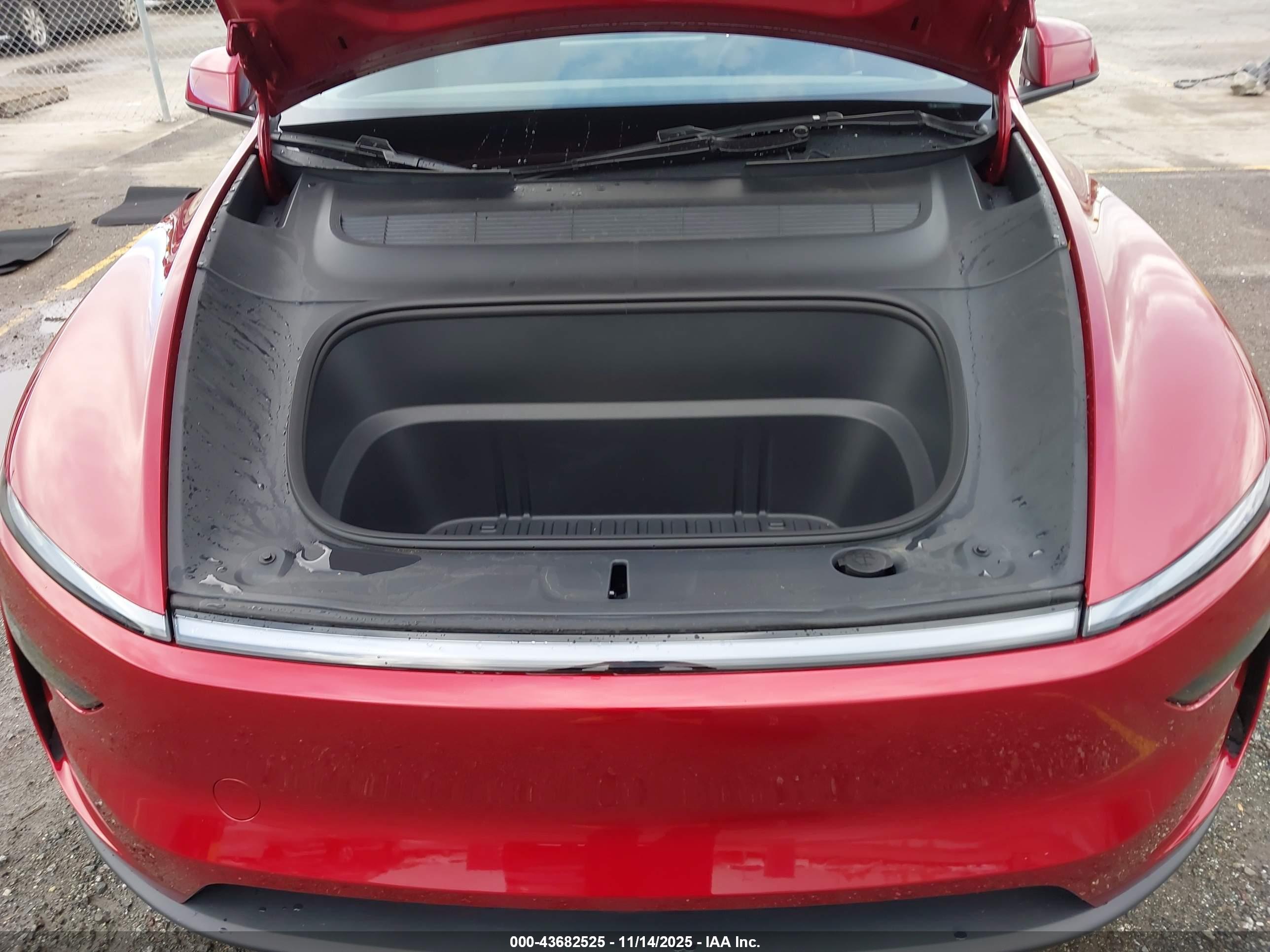 TESLA MODEL image 10