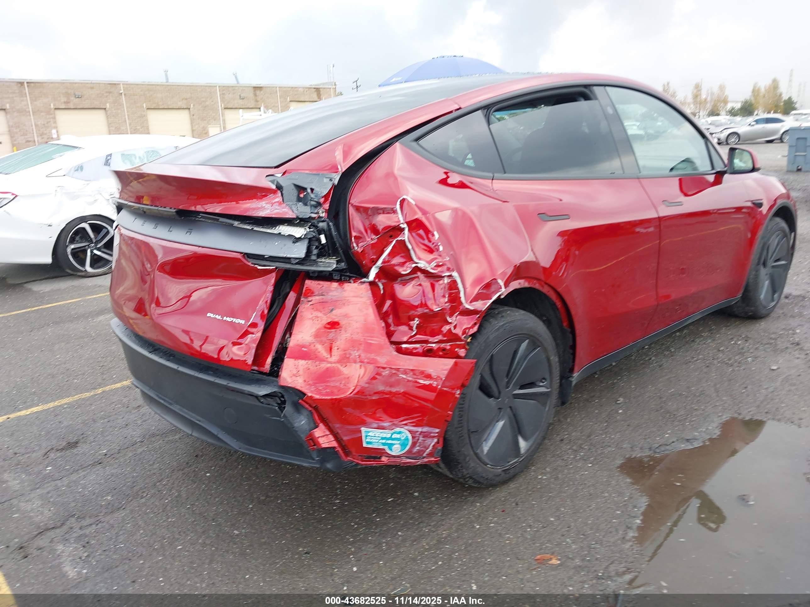 TESLA MODEL image 6