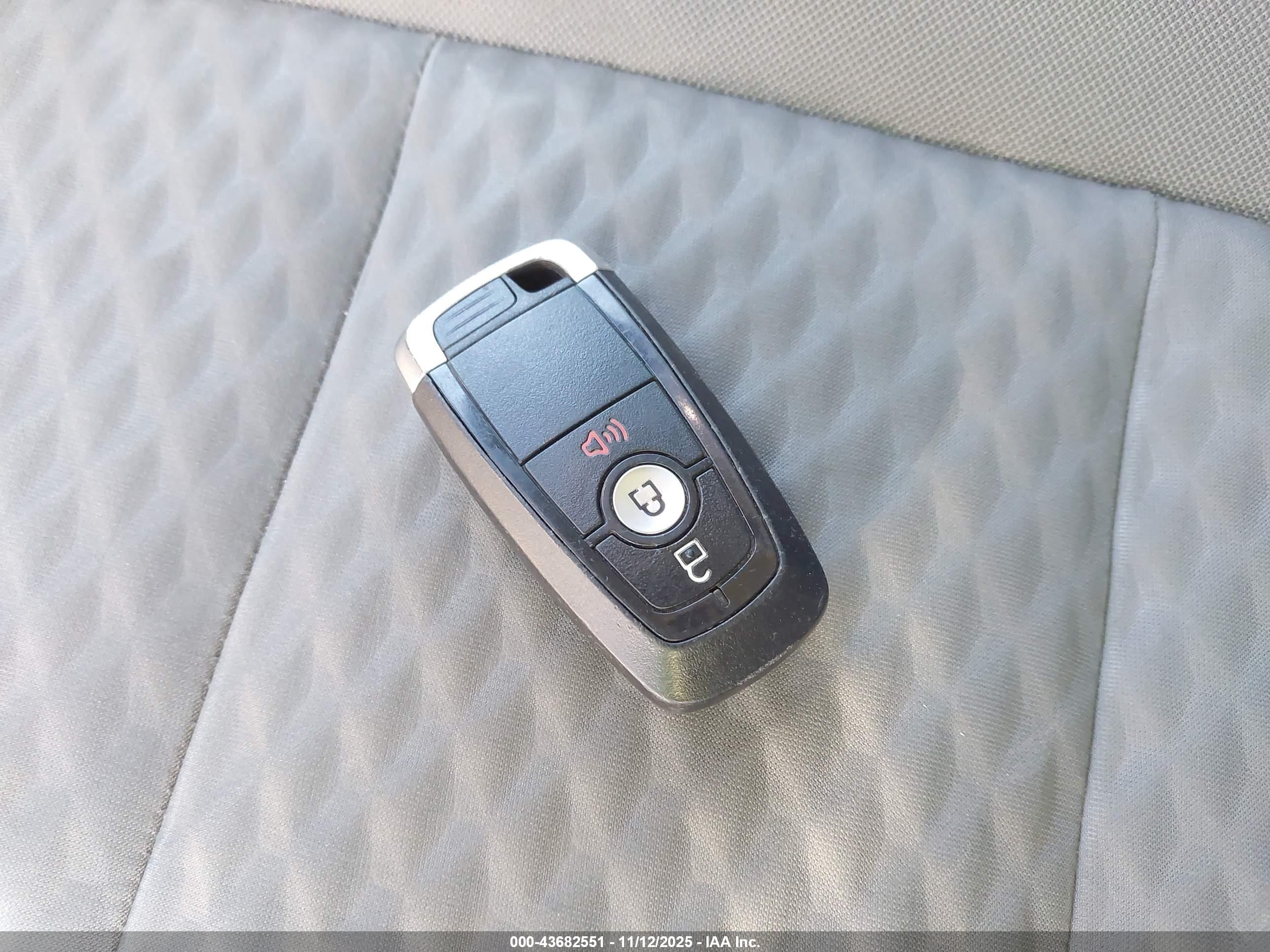 FORD ESCAPE image 11