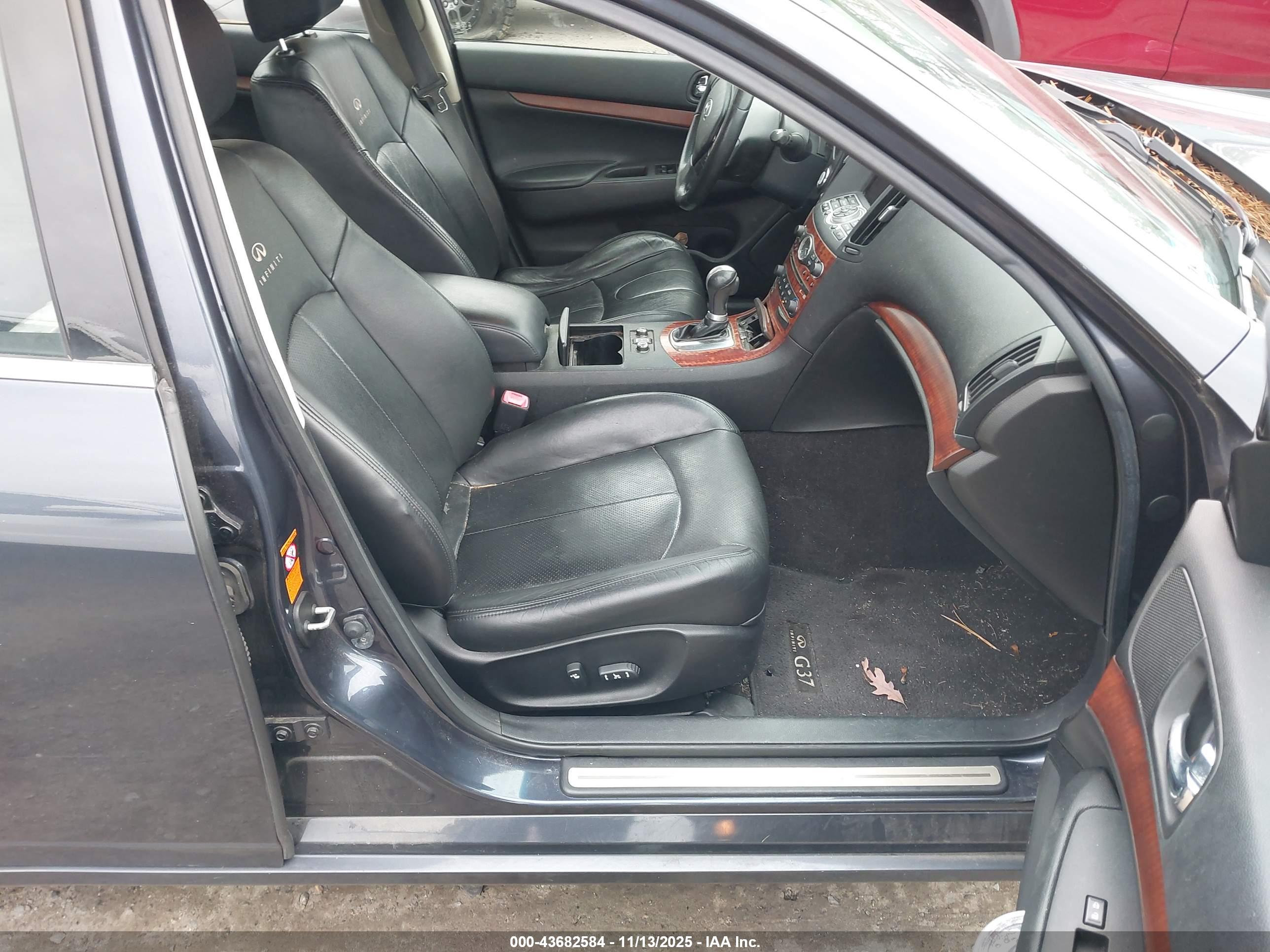 INFINITI G37X image 5