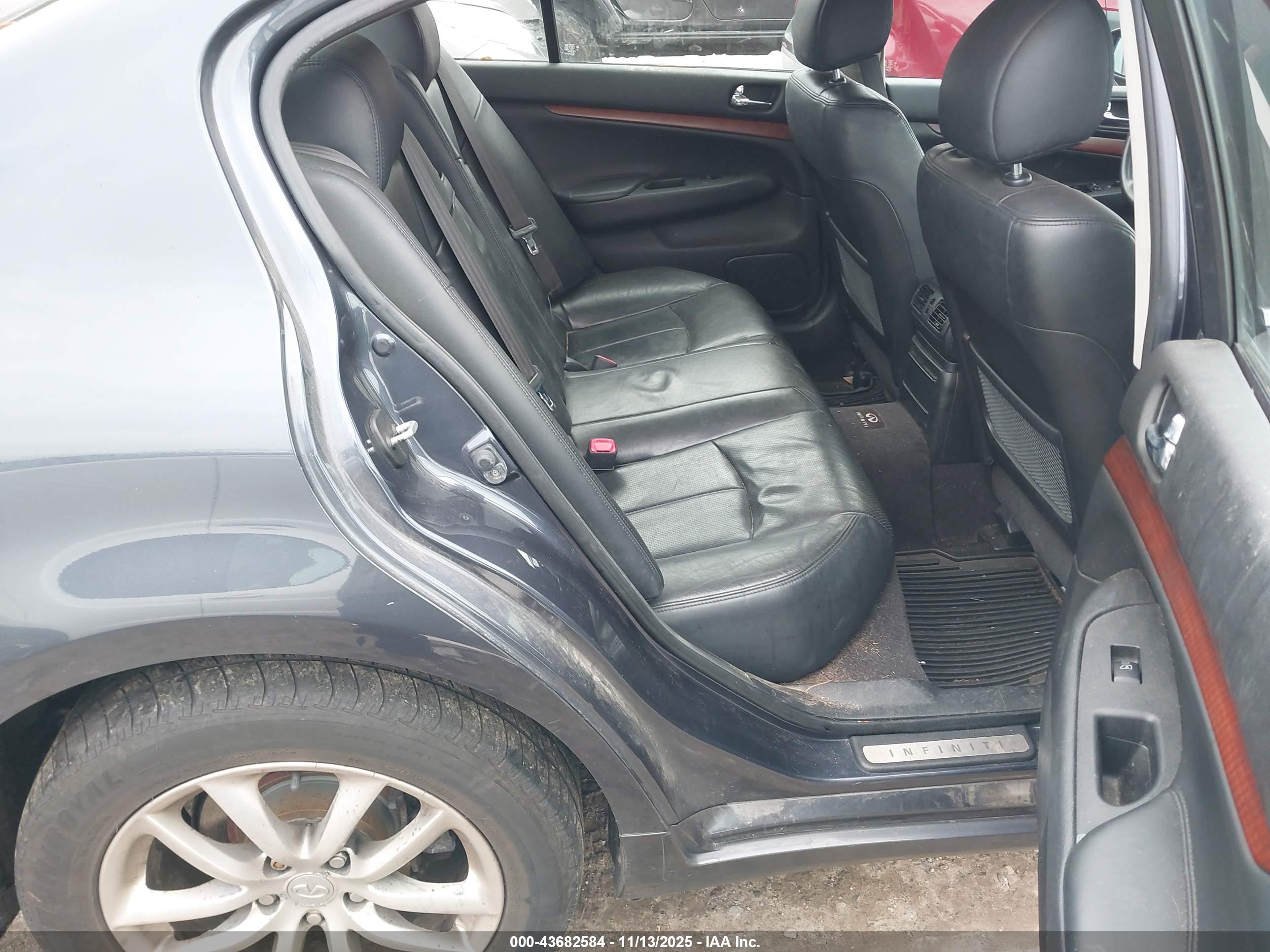 INFINITI G37X image 8