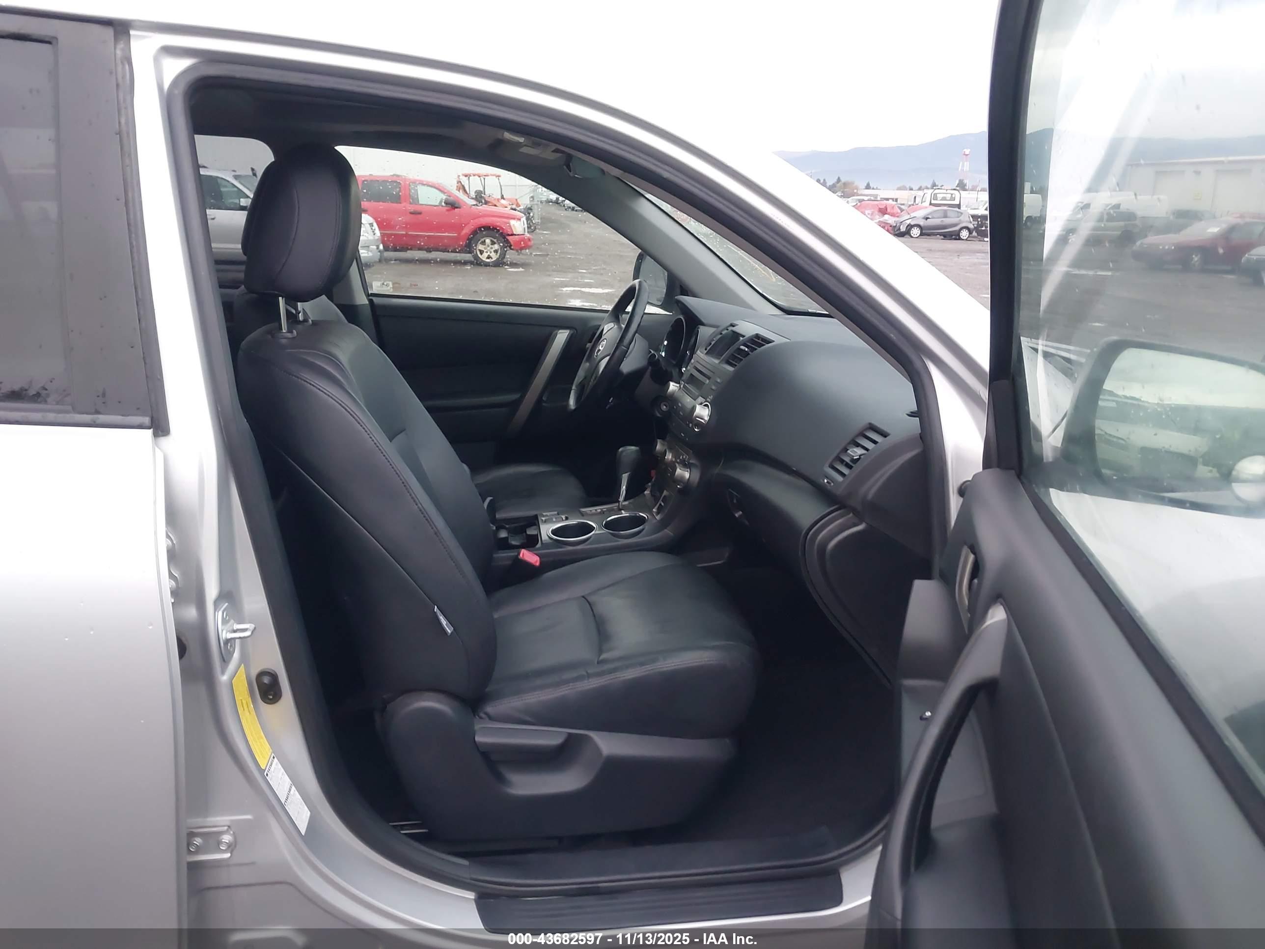 TOYOTA HIGHLANDER image 5