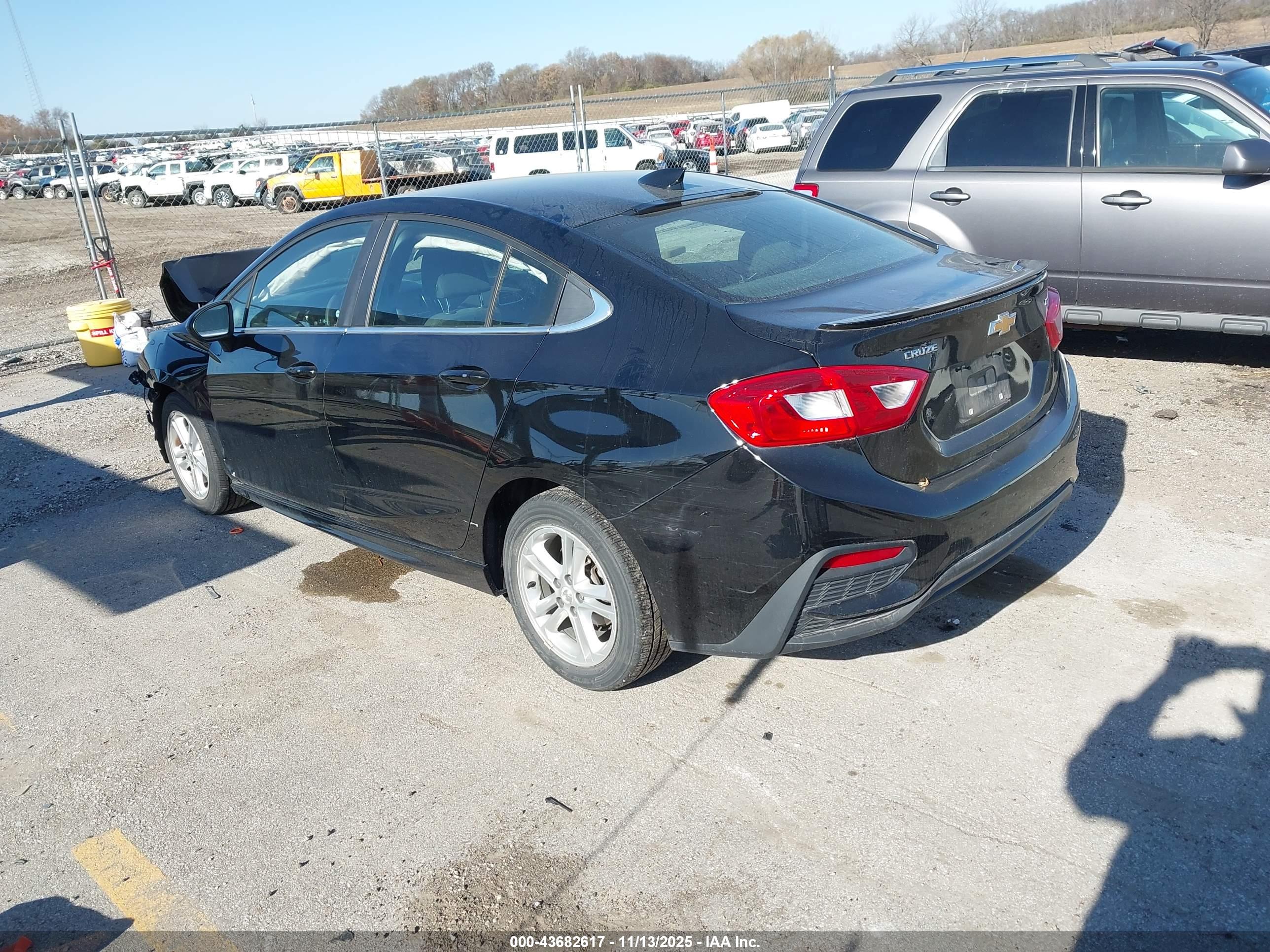 CHEVROLET CRUZE image 3