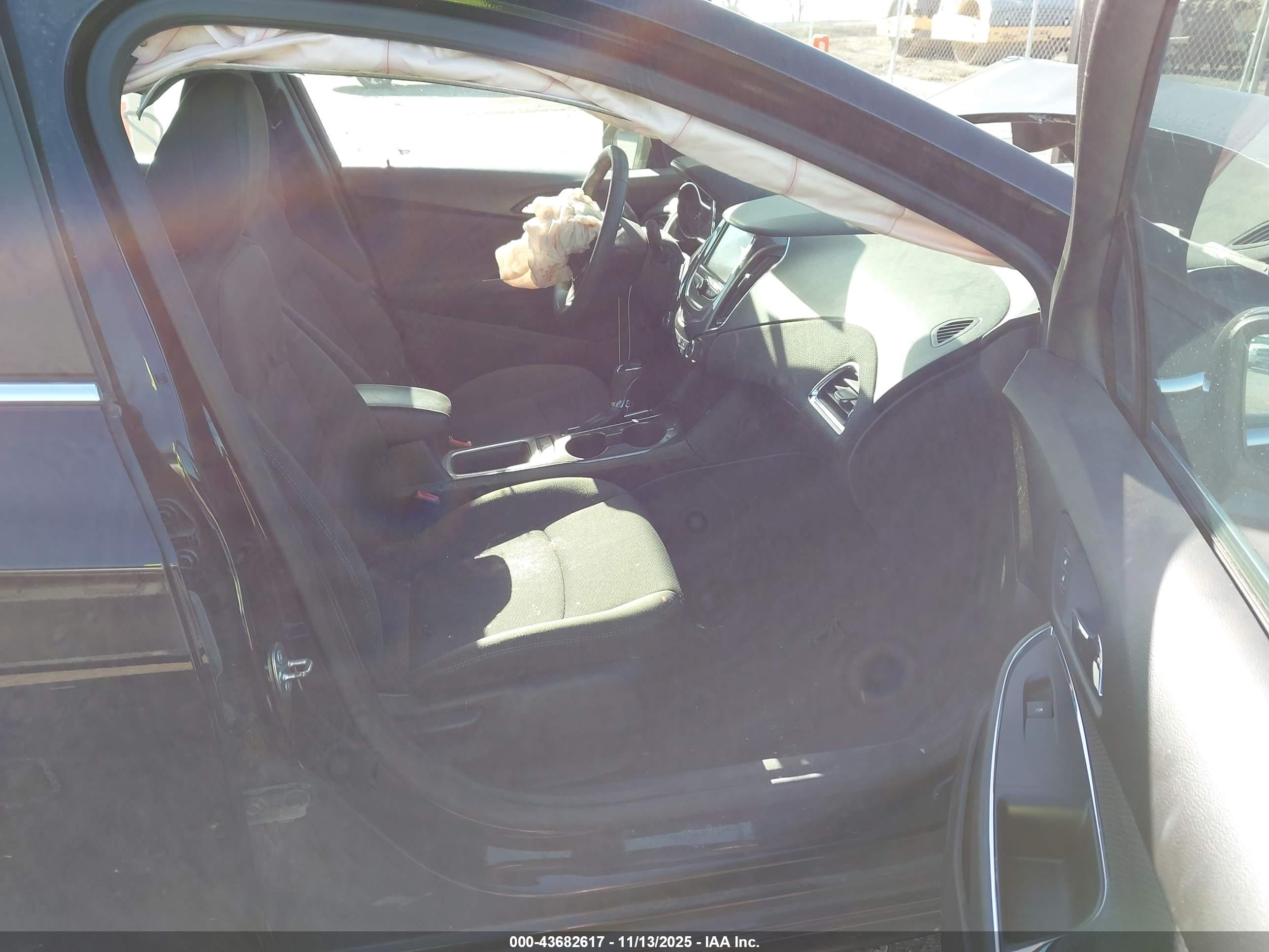 CHEVROLET CRUZE image 5