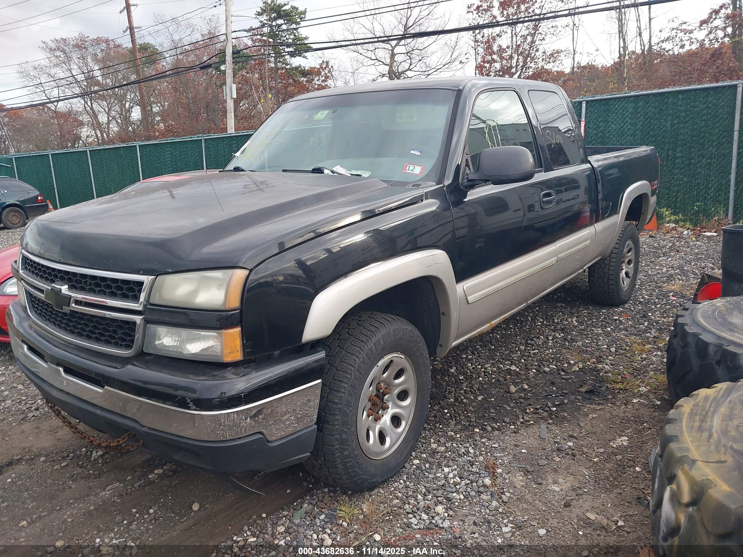 CHEVROLET SILVERADO image 2