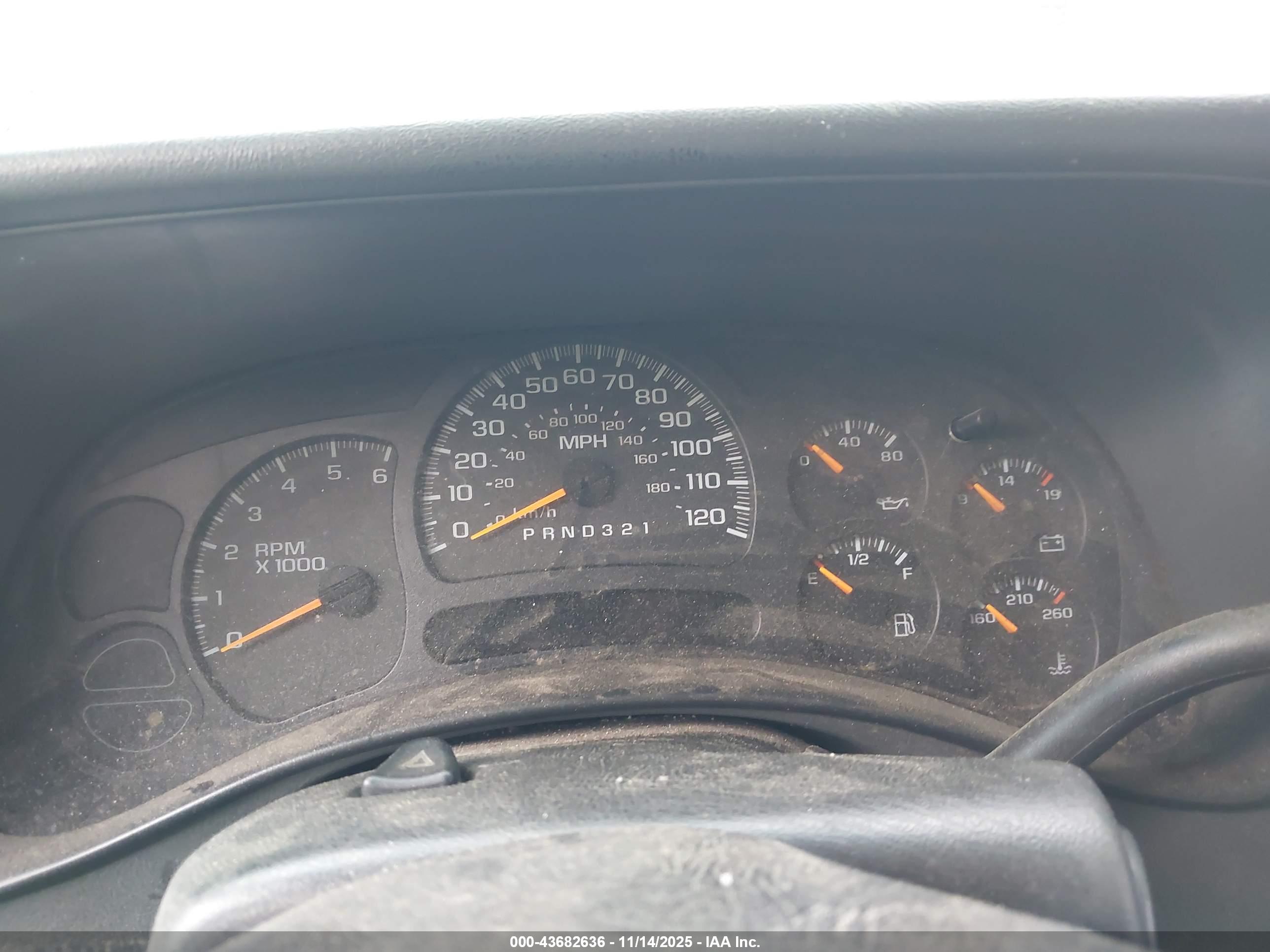 CHEVROLET SILVERADO image 7