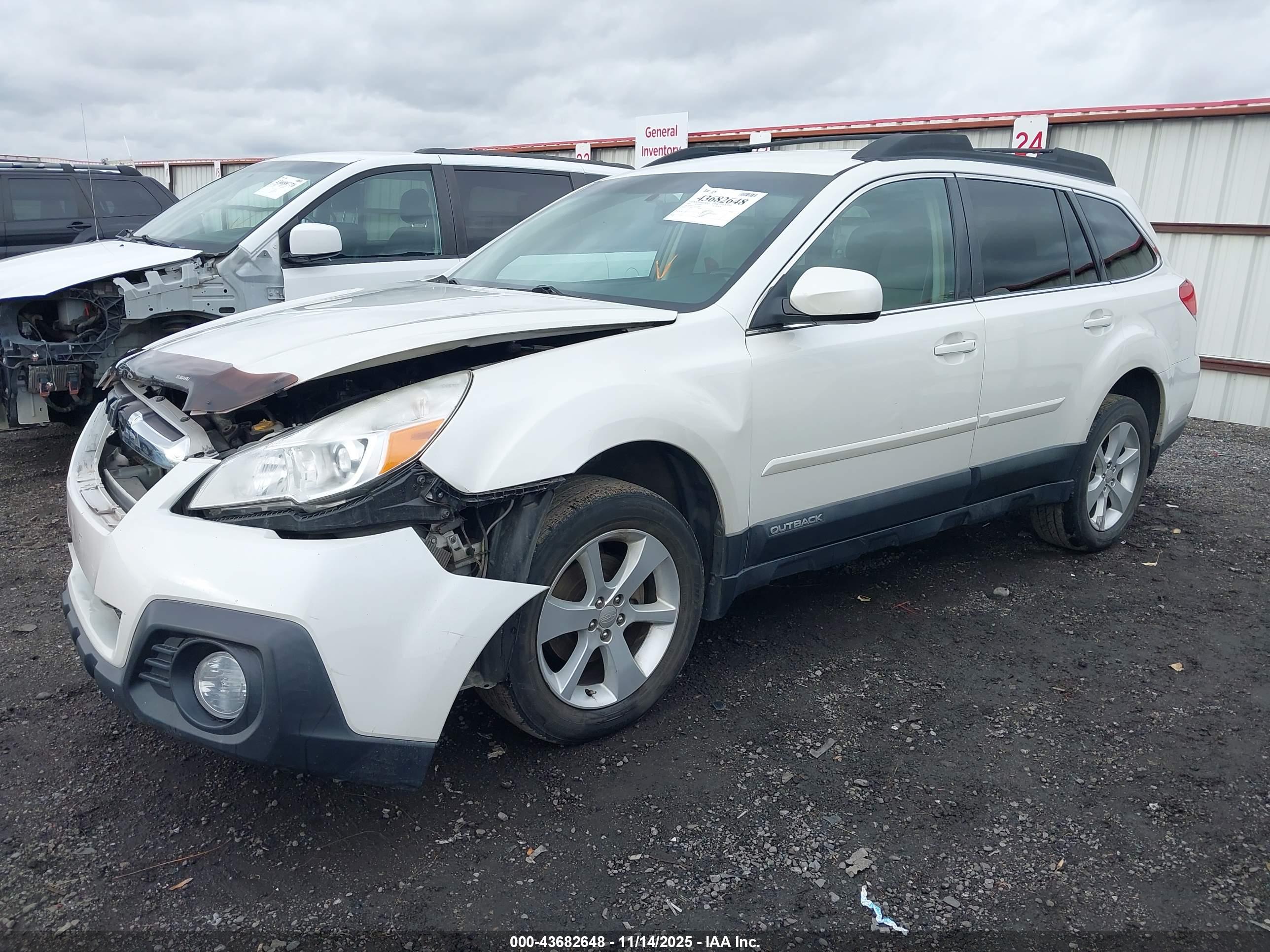 SUBARU OUTBACK image 2