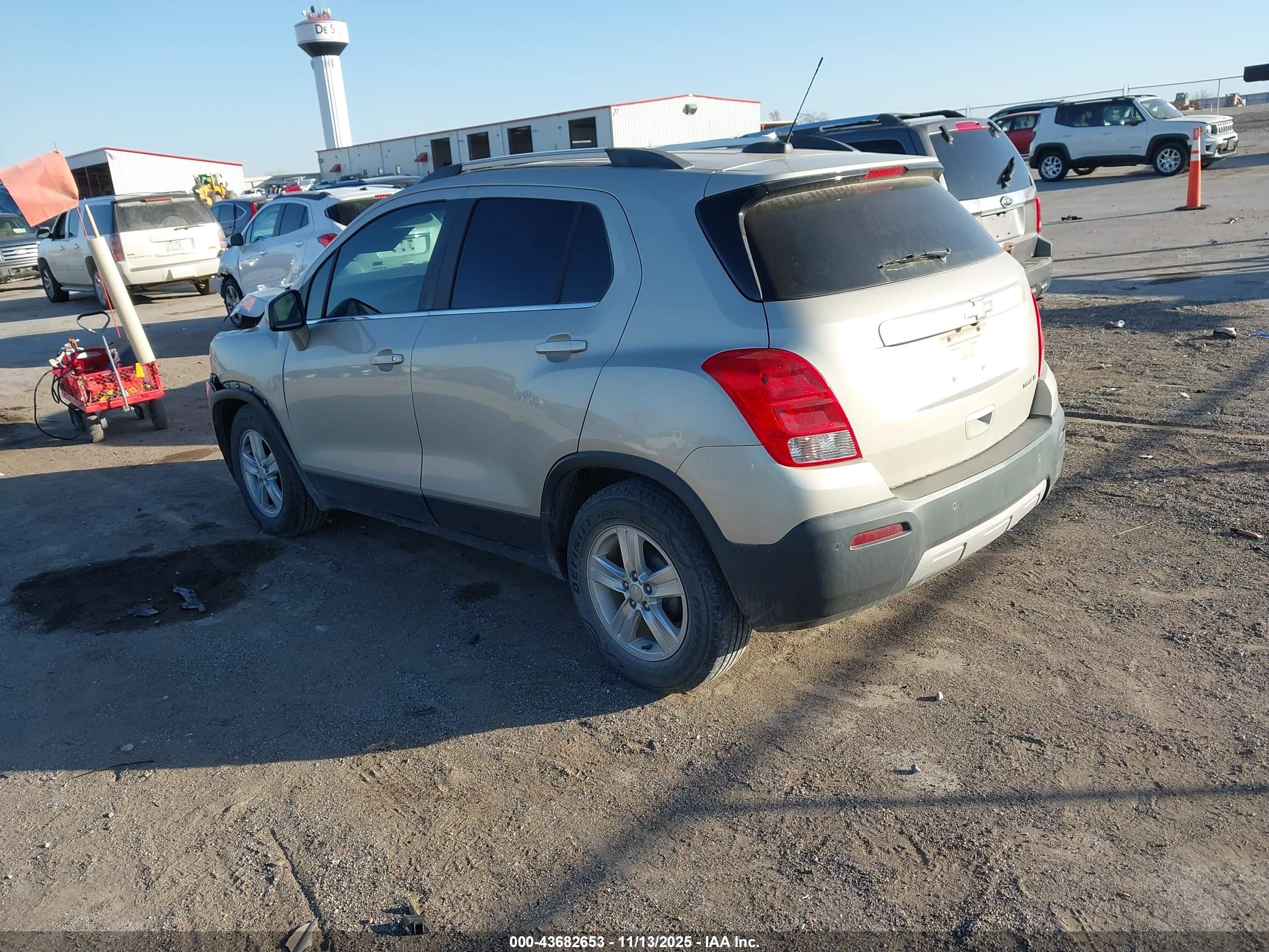CHEVROLET TRAX image 3
