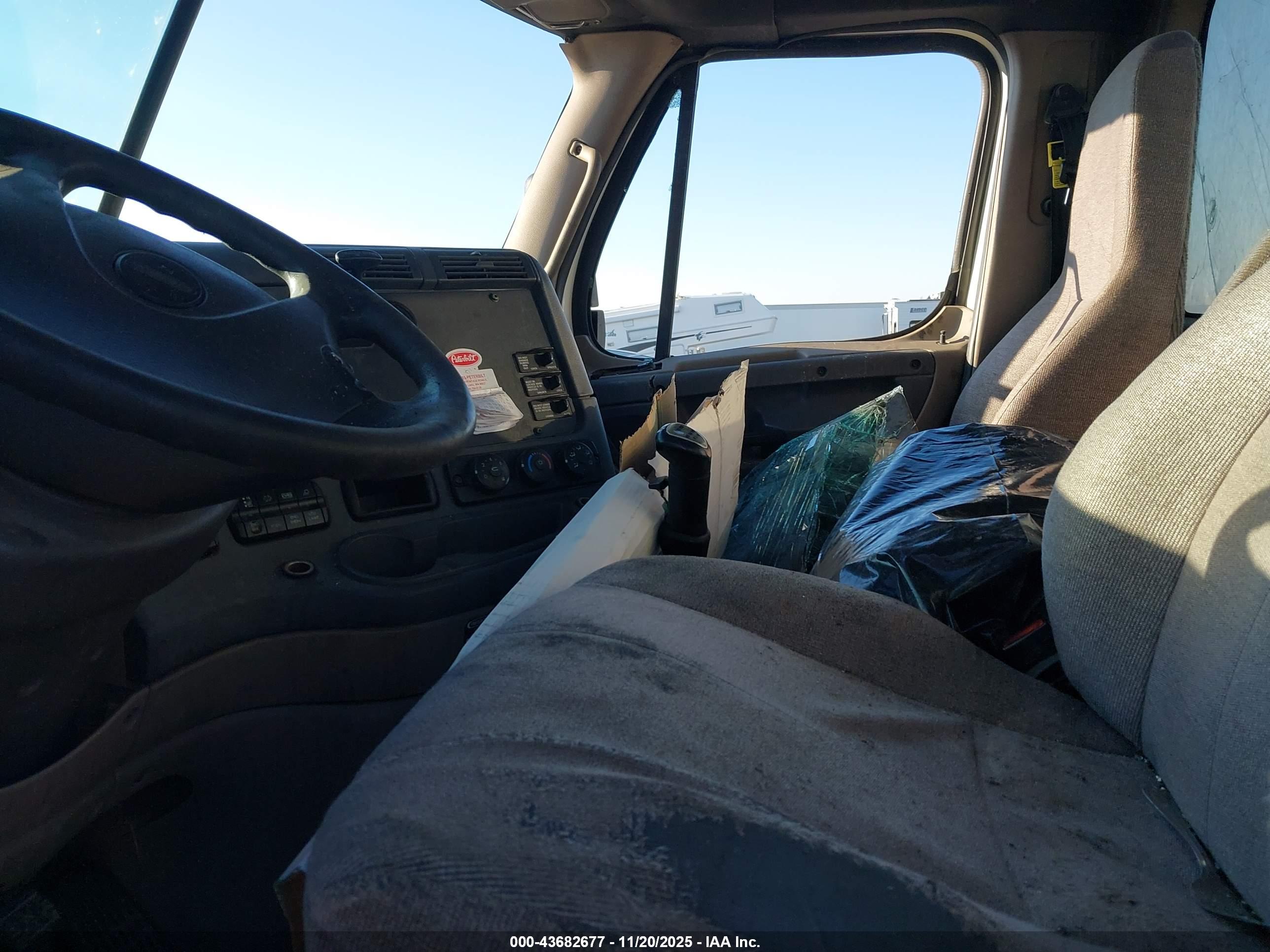FREIGHTLINER CASCADIA image 8
