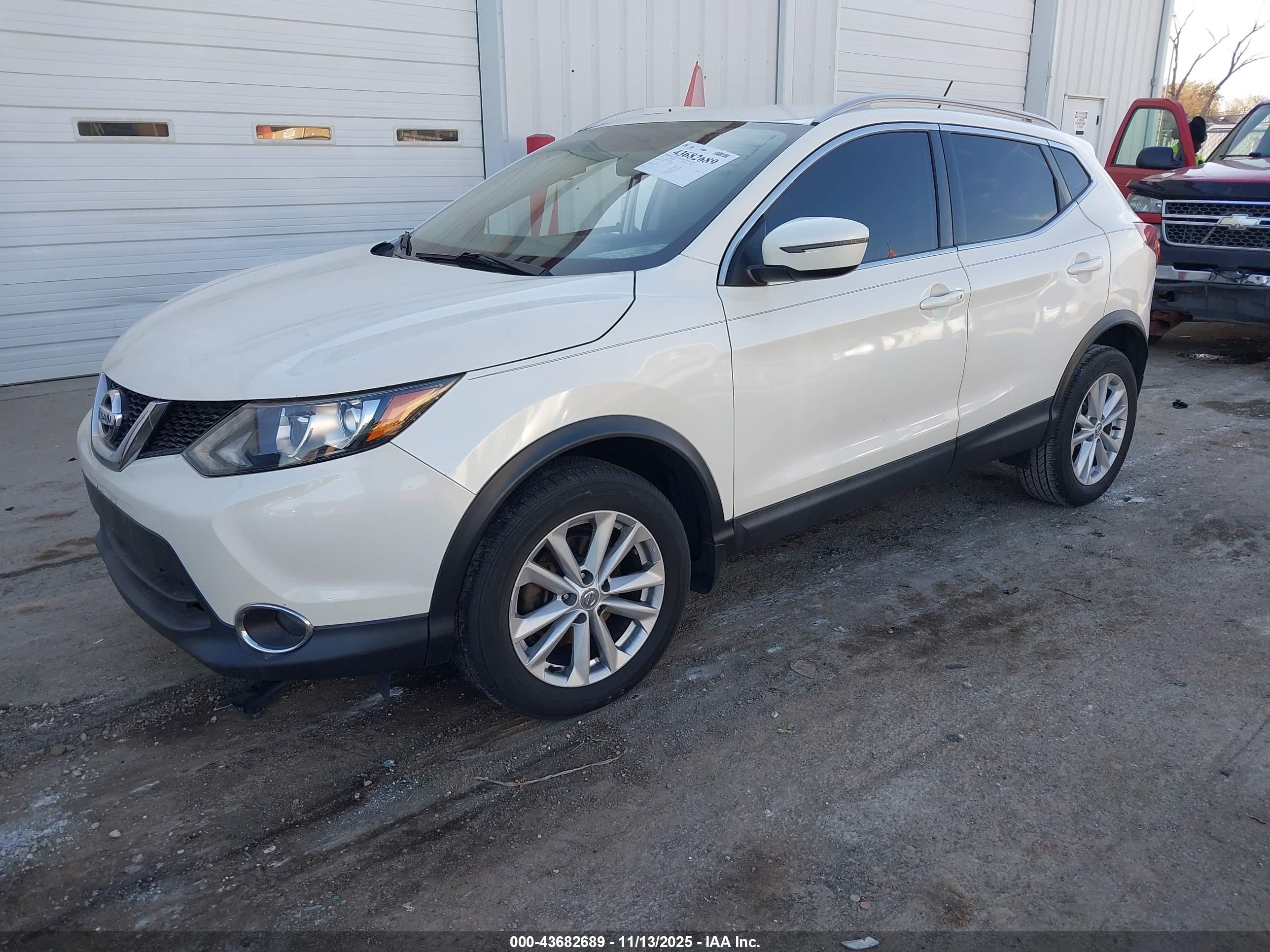 NISSAN ROGUE image 2
