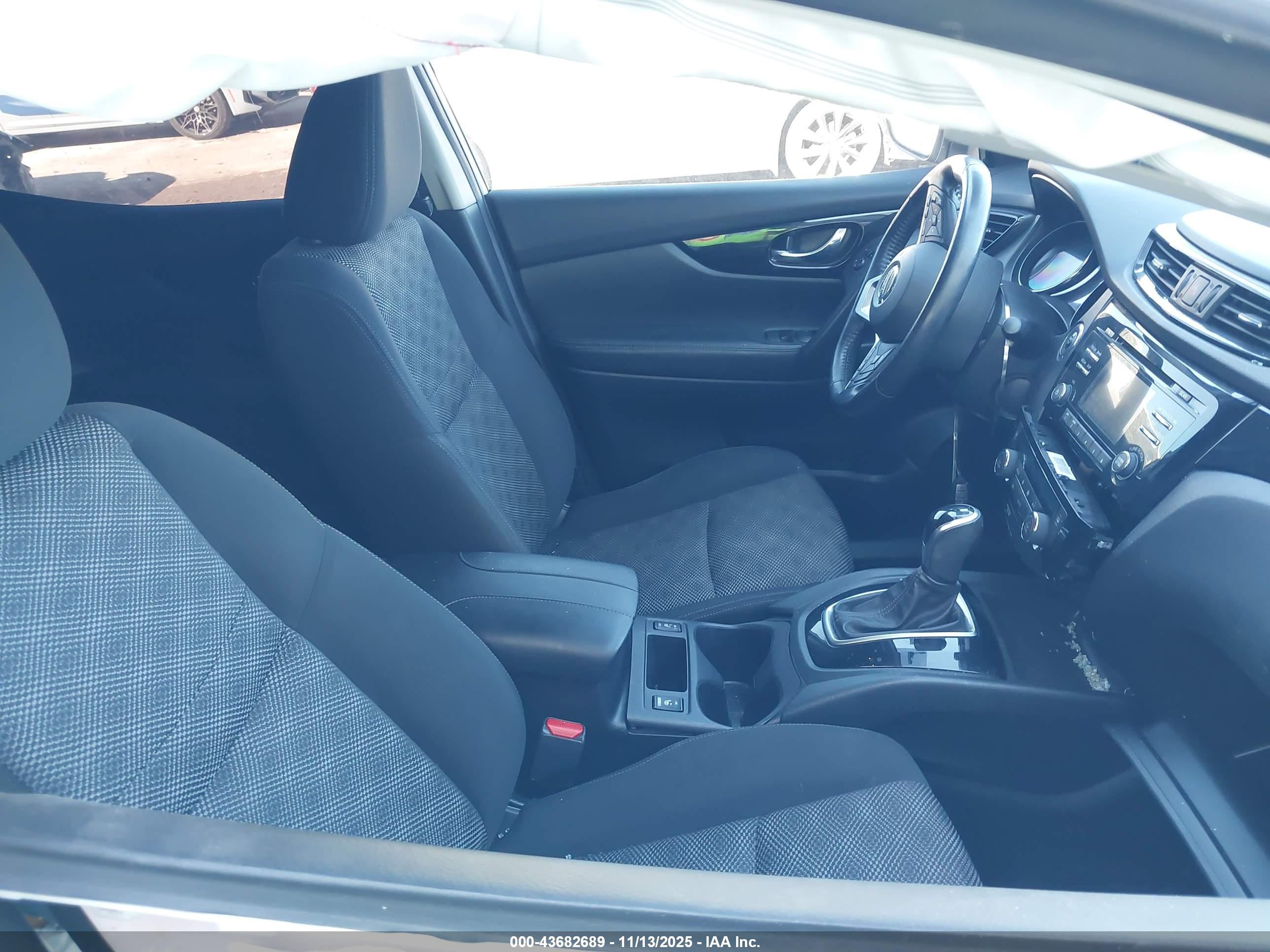 NISSAN ROGUE image 5