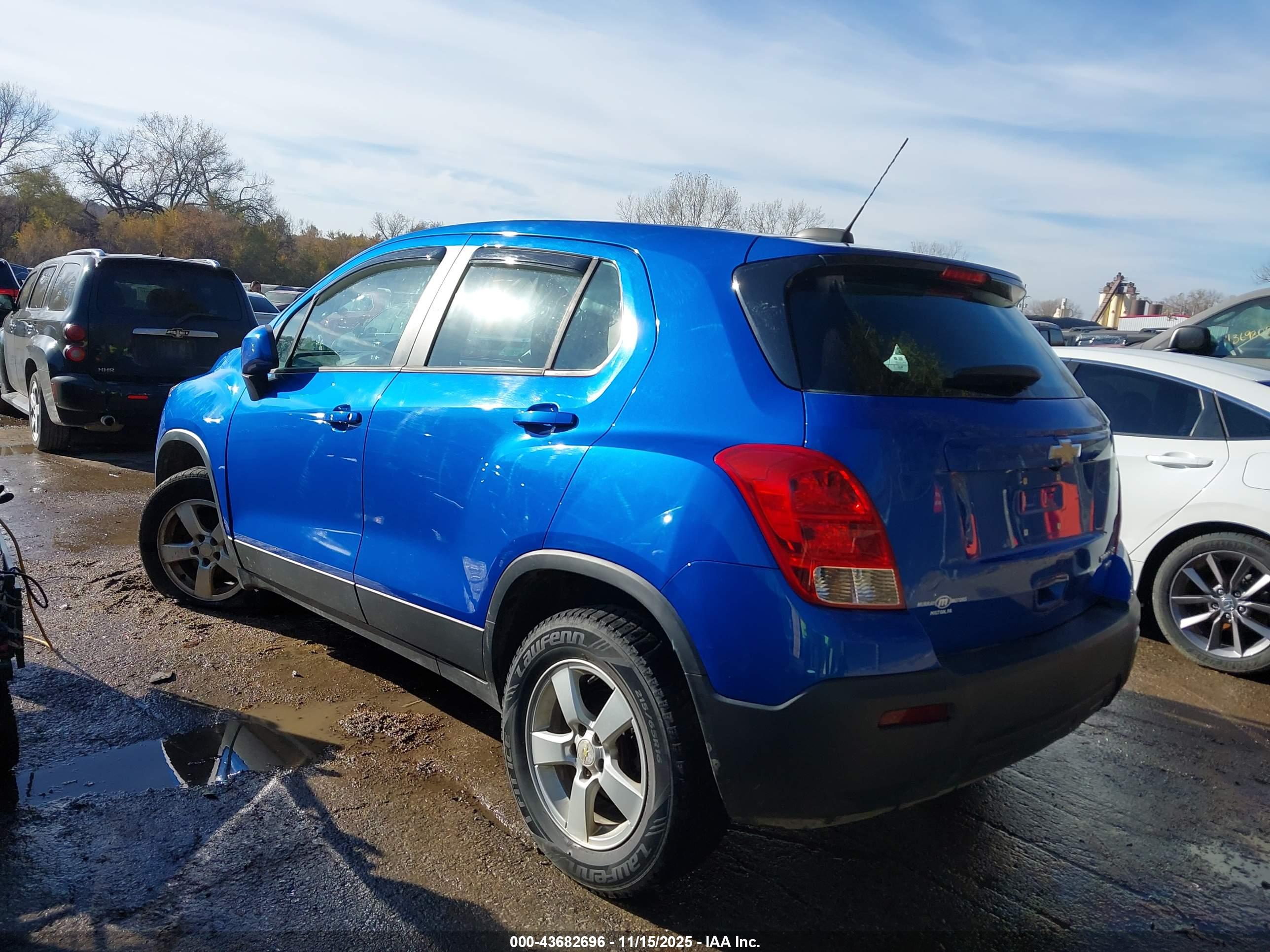 CHEVROLET TRAX image 3