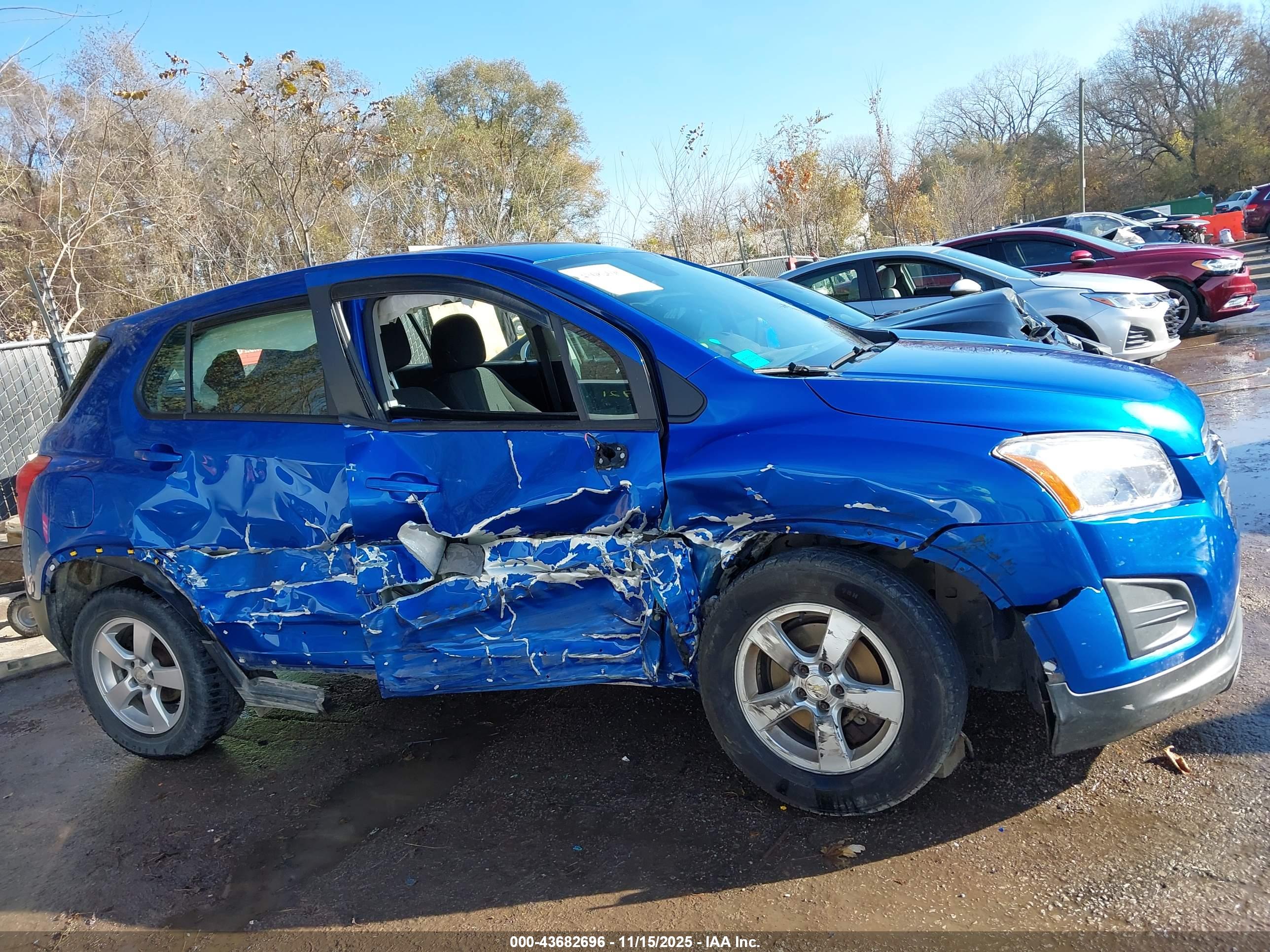 CHEVROLET TRAX image 6
