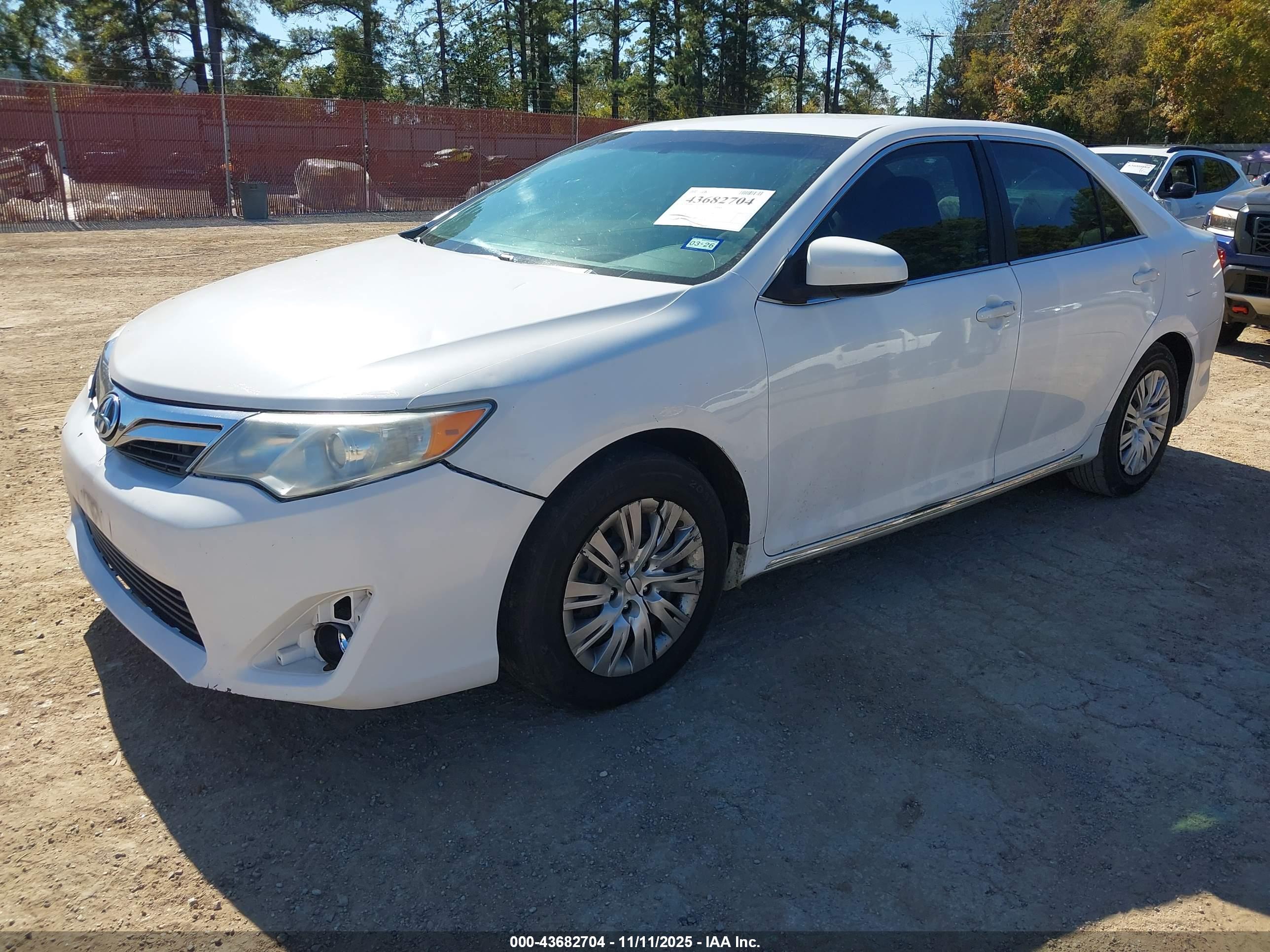 TOYOTA CAMRY image 2