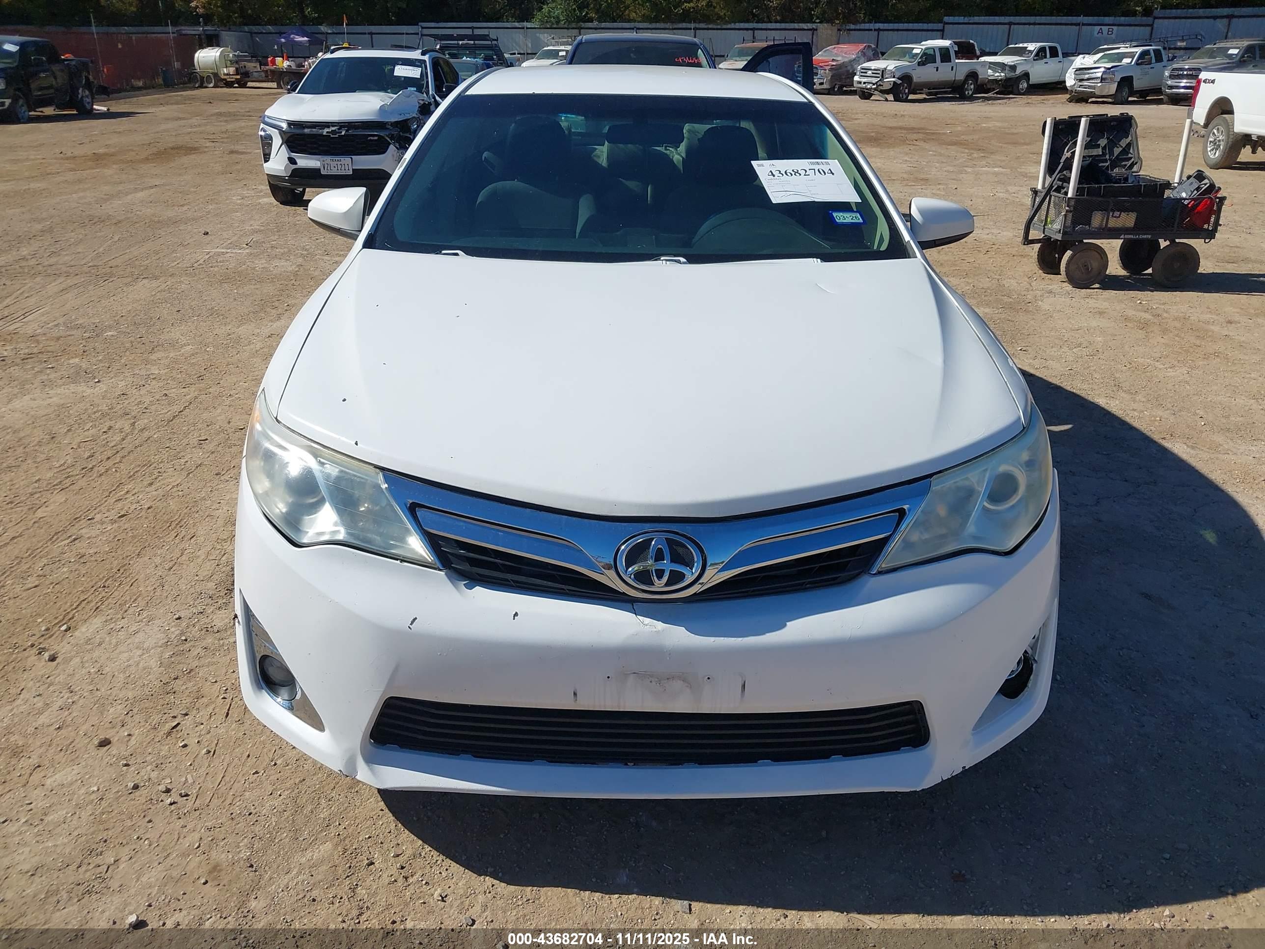 TOYOTA CAMRY image 6