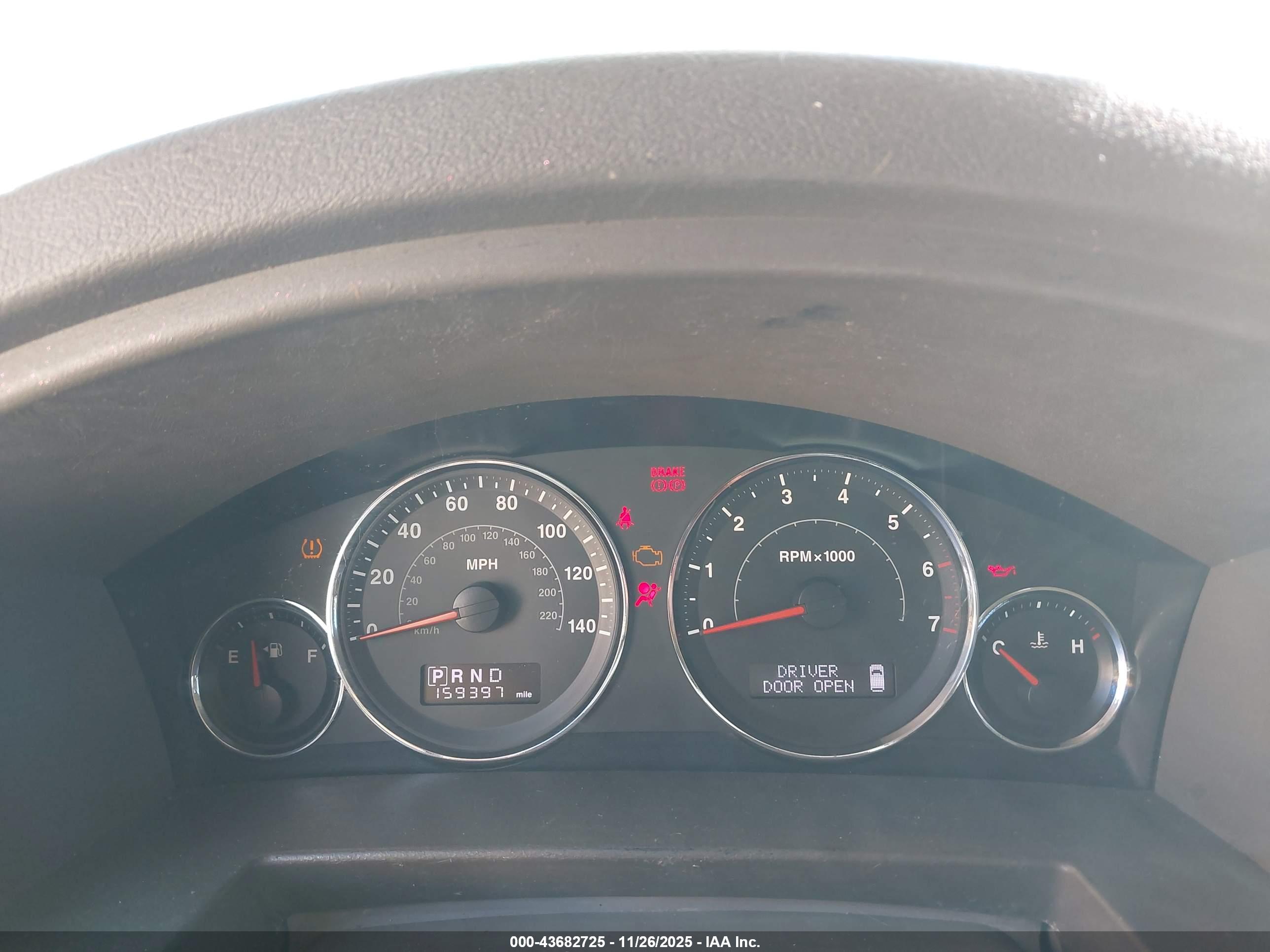 JEEP COMMANDER image 7