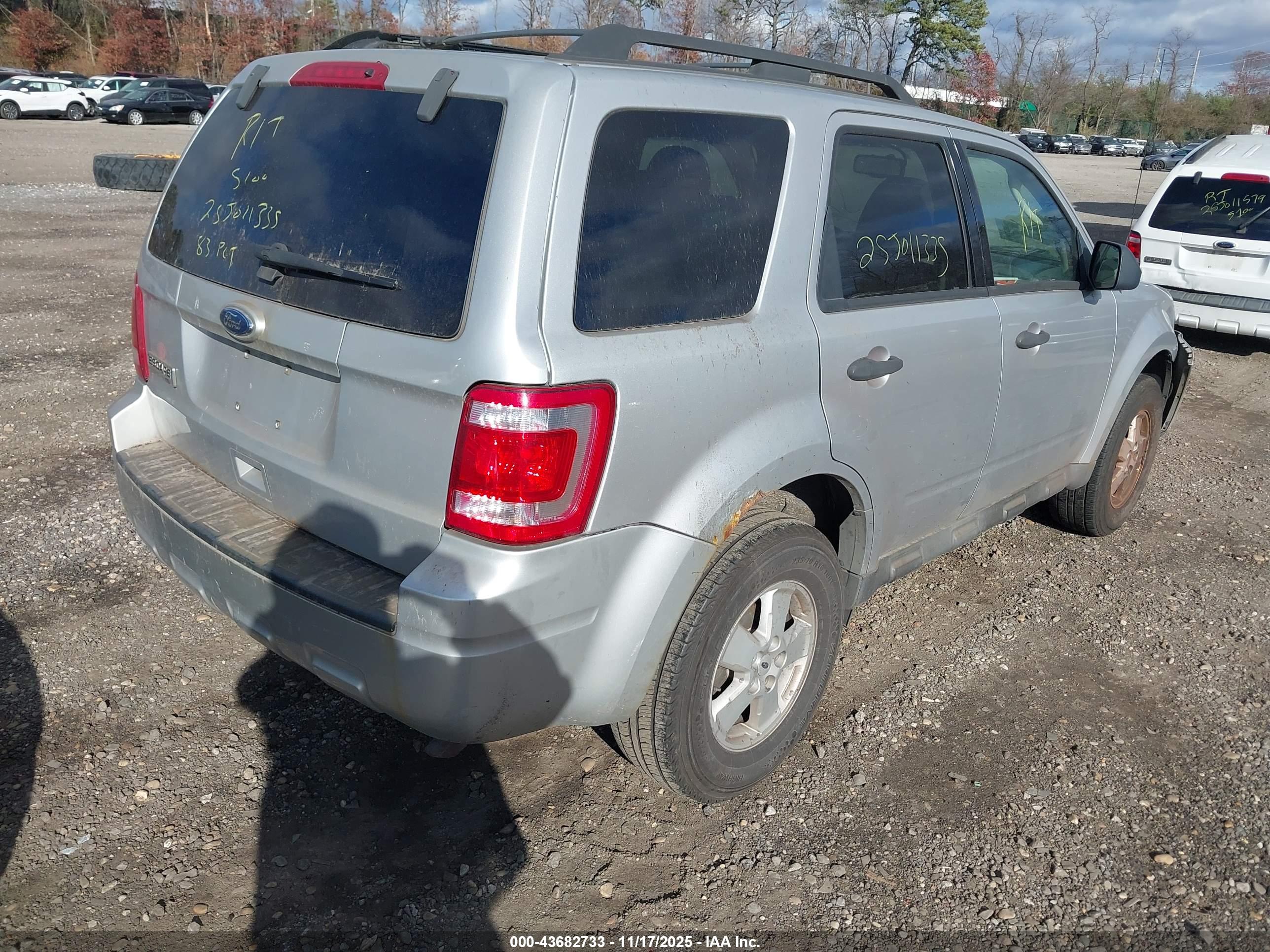 FORD ESCAPE image 4