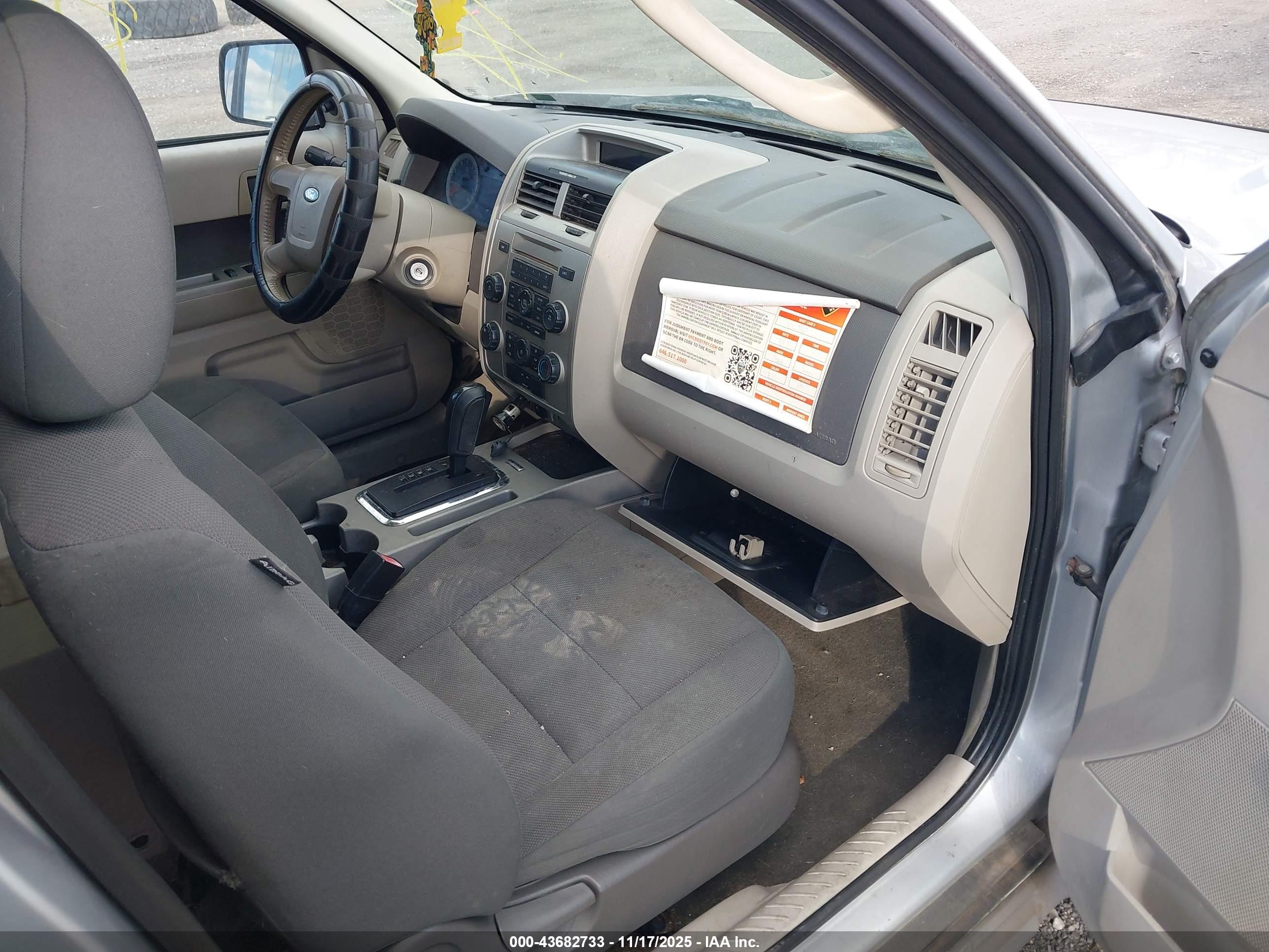 FORD ESCAPE image 5
