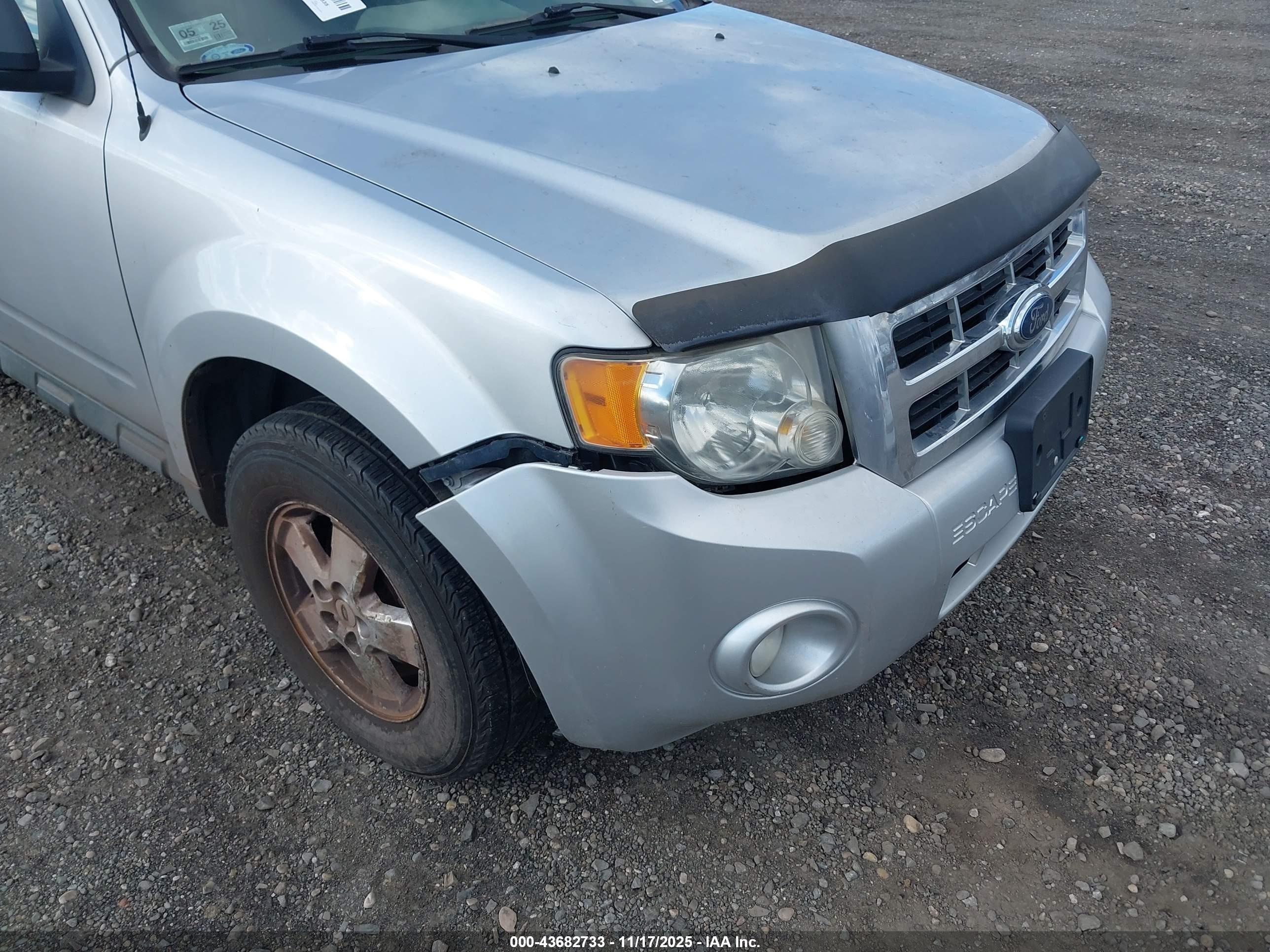 FORD ESCAPE image 6