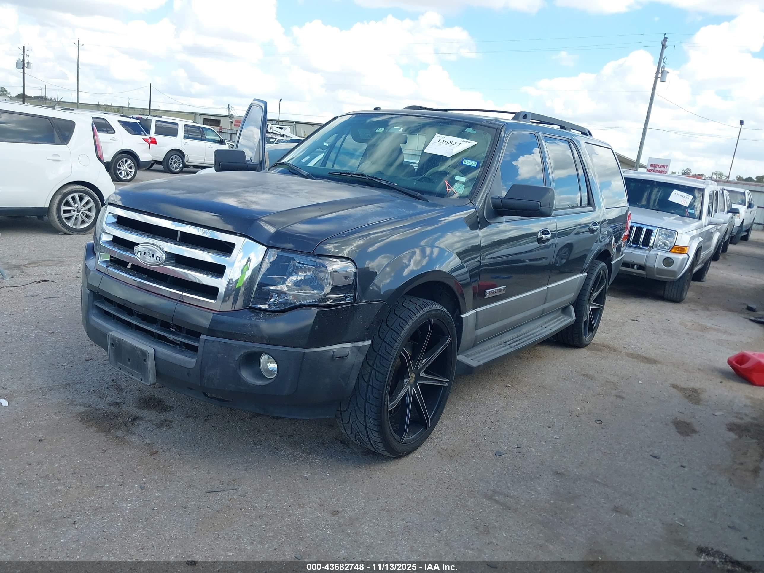 FORD EXPEDITION image 2