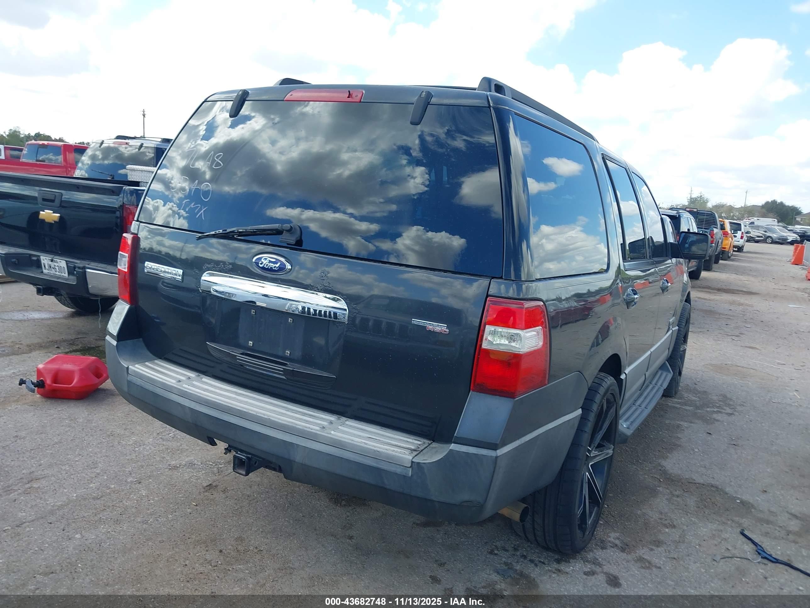 FORD EXPEDITION image 4