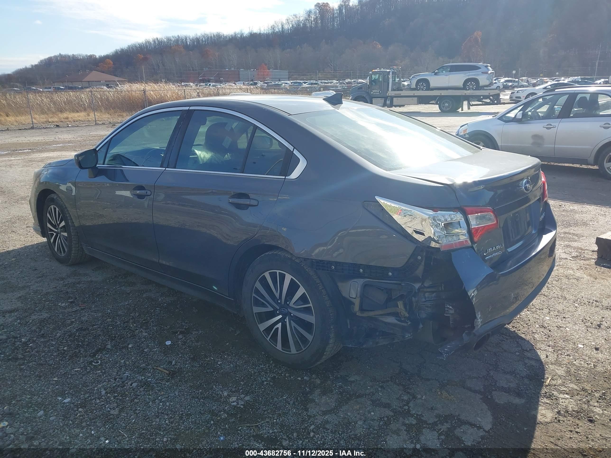 SUBARU LEGACY image 3