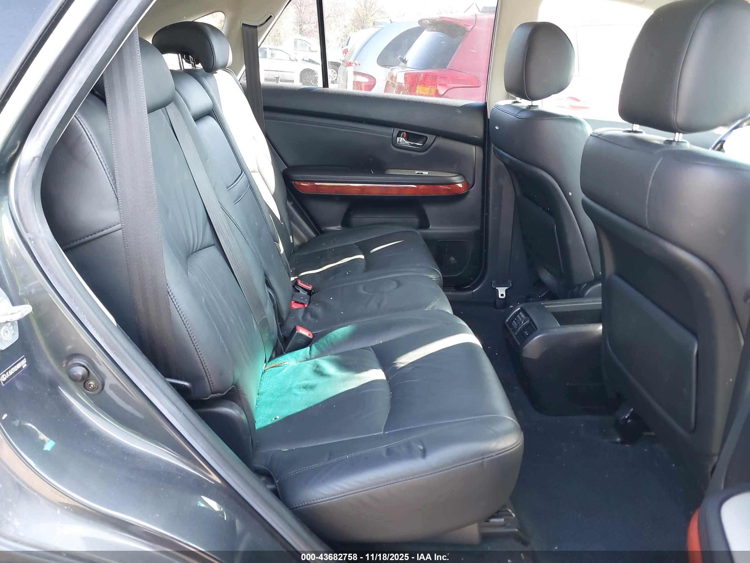 LEXUS RX image 8