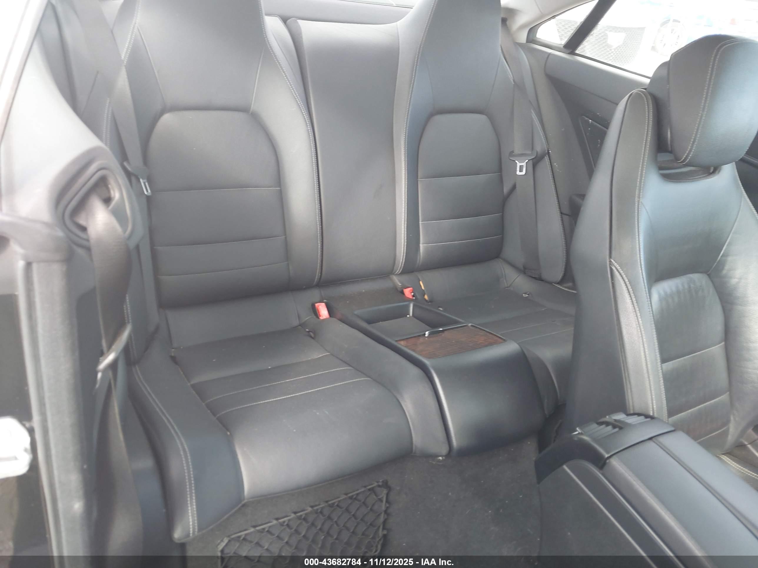 MERCEDES-BENZ E image 8