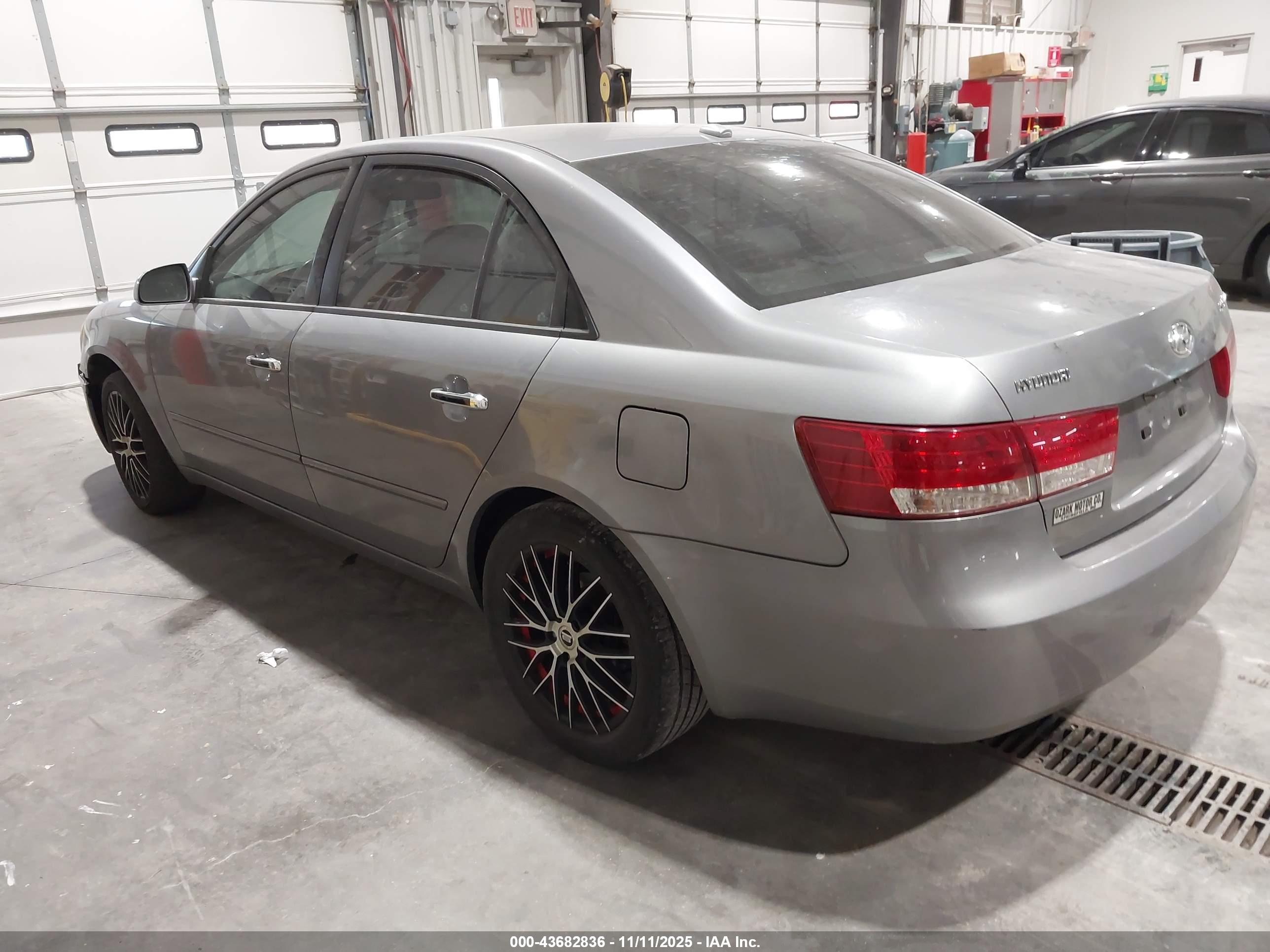 HYUNDAI SONATA image 3