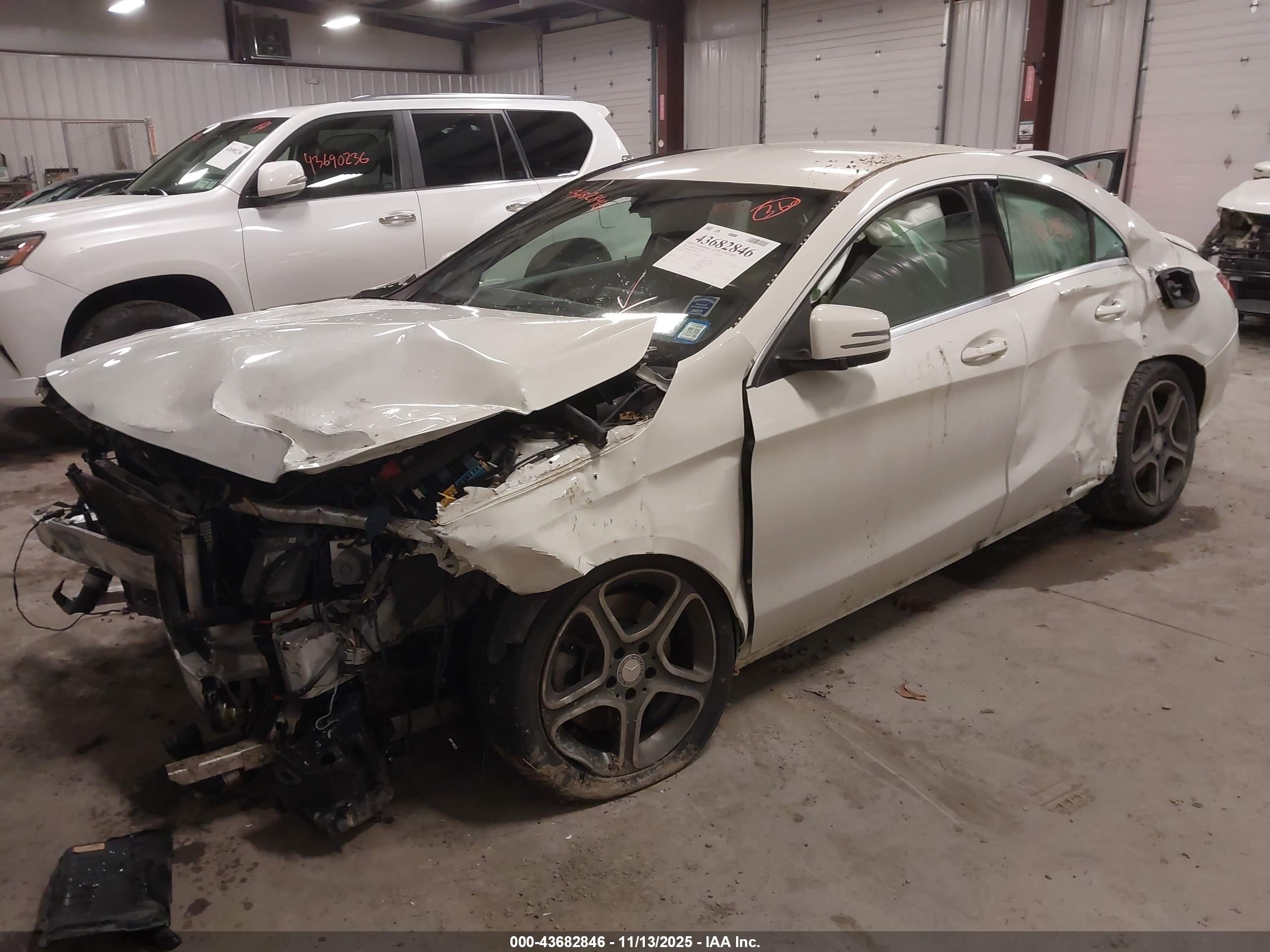 MERCEDES-BENZ CLA image 2