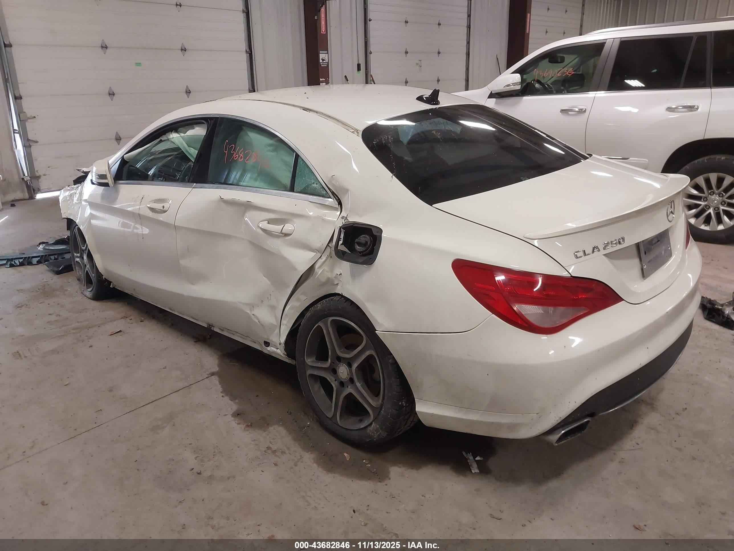 MERCEDES-BENZ CLA image 3
