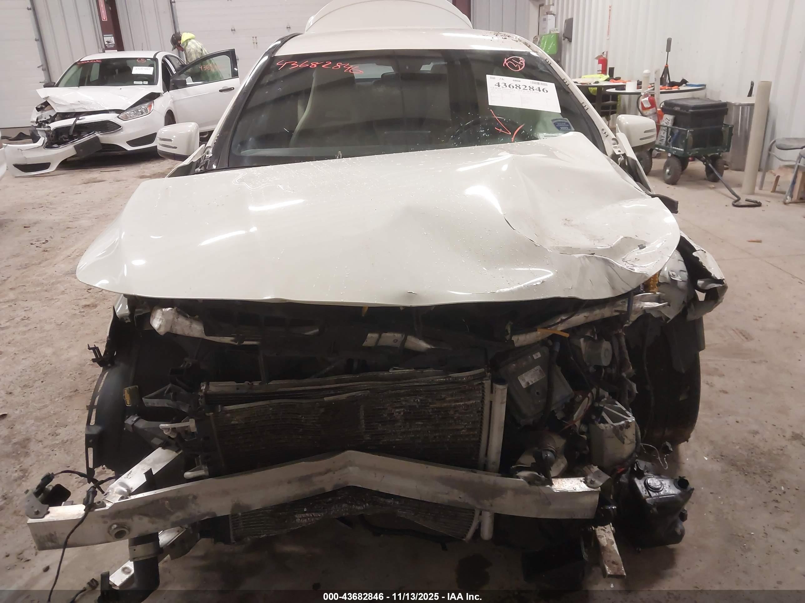 MERCEDES-BENZ CLA image 6