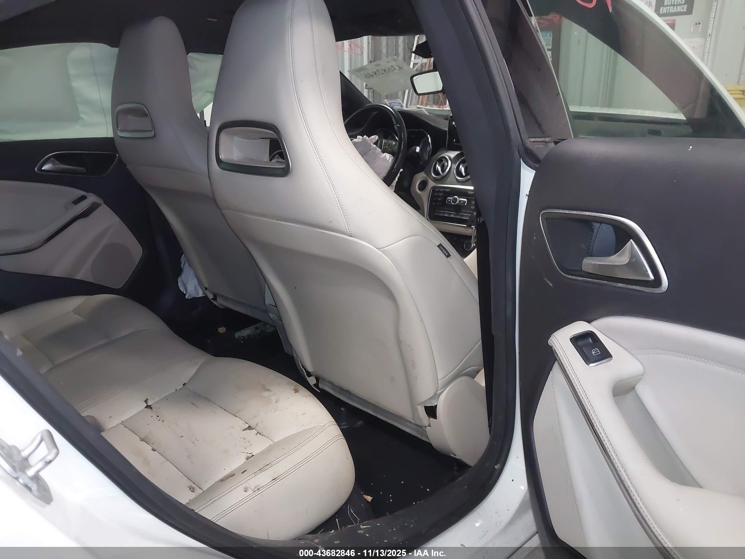 MERCEDES-BENZ CLA image 8