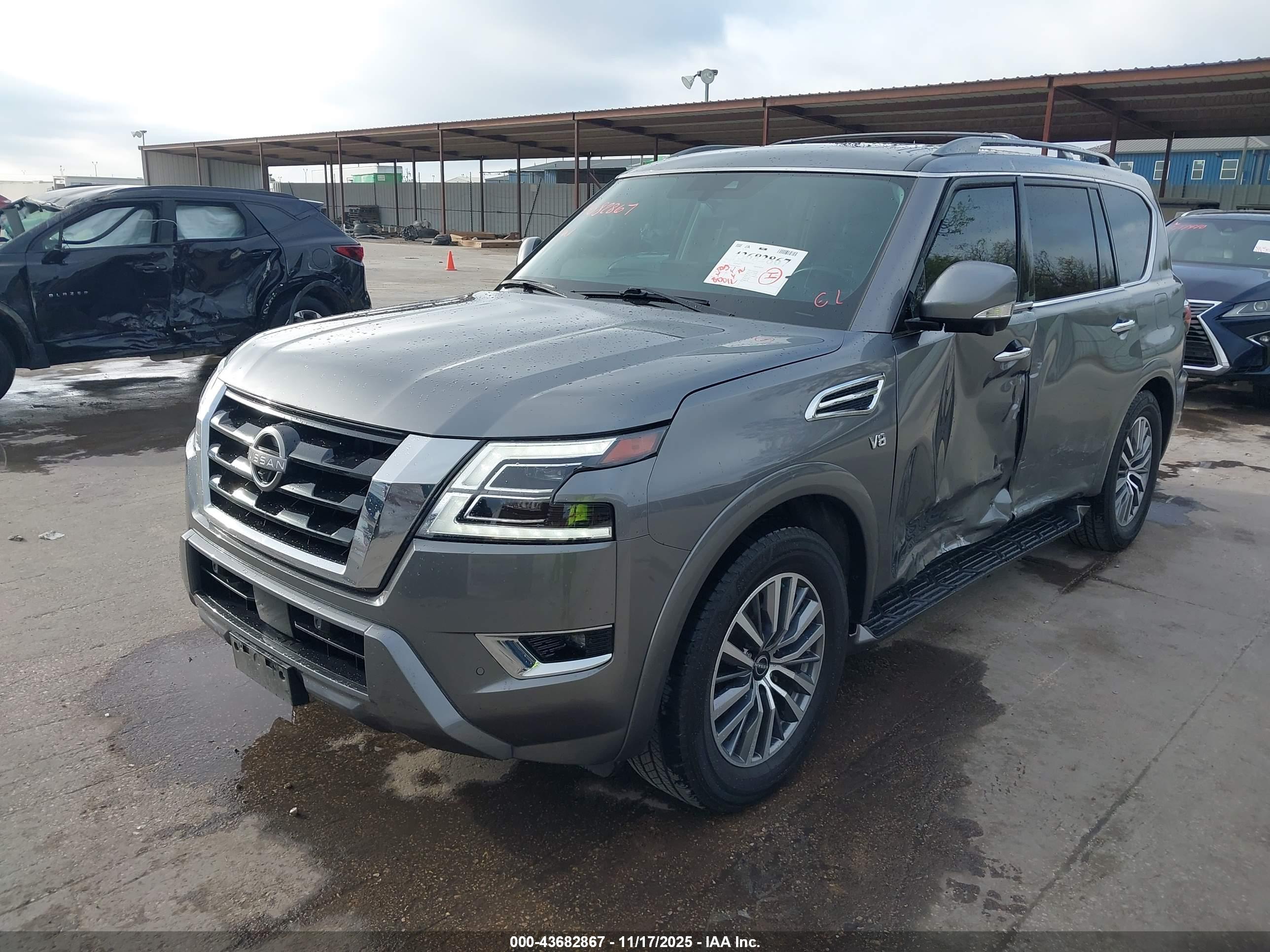 NISSAN ARMADA image 2