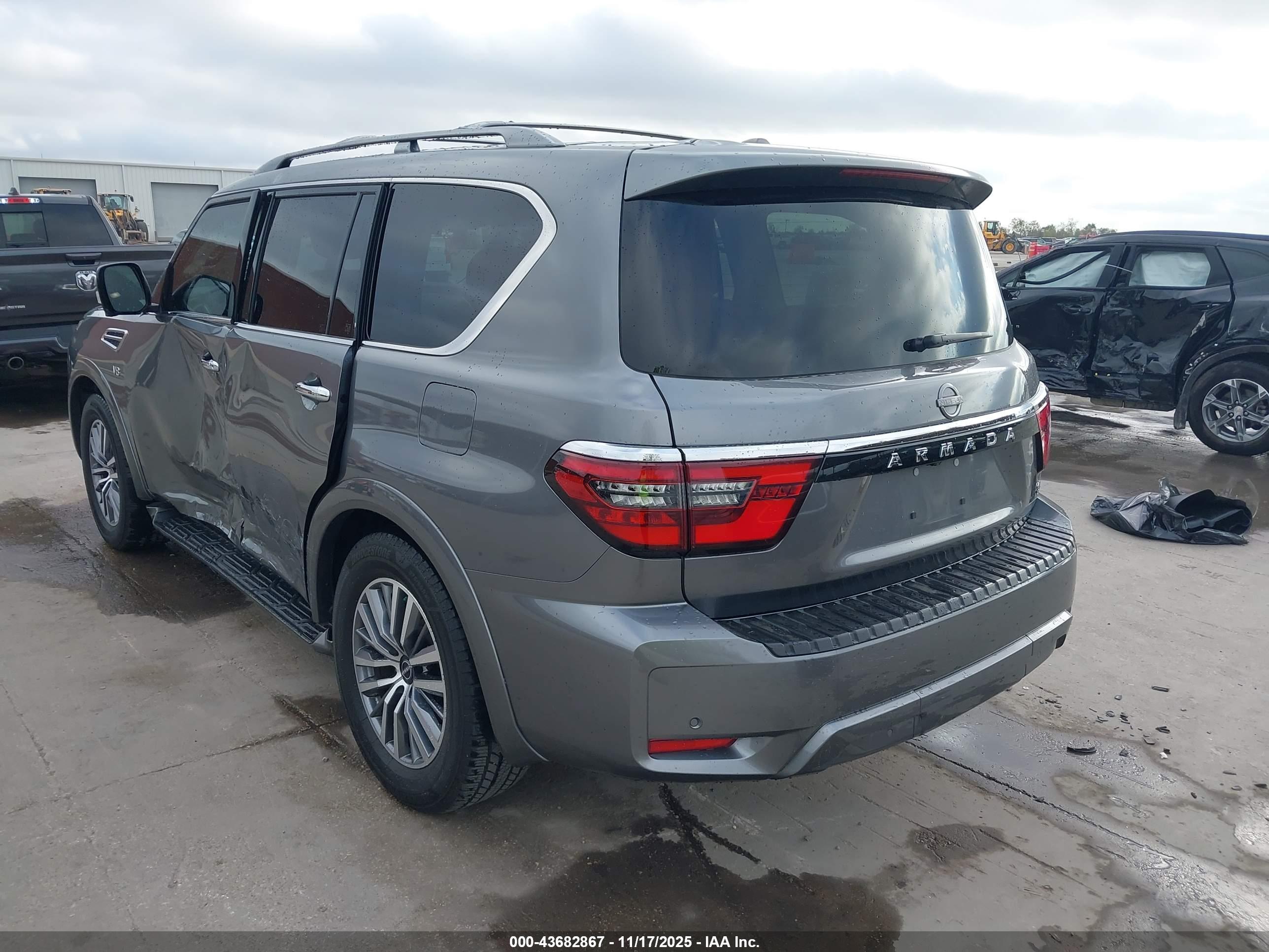 NISSAN ARMADA image 3