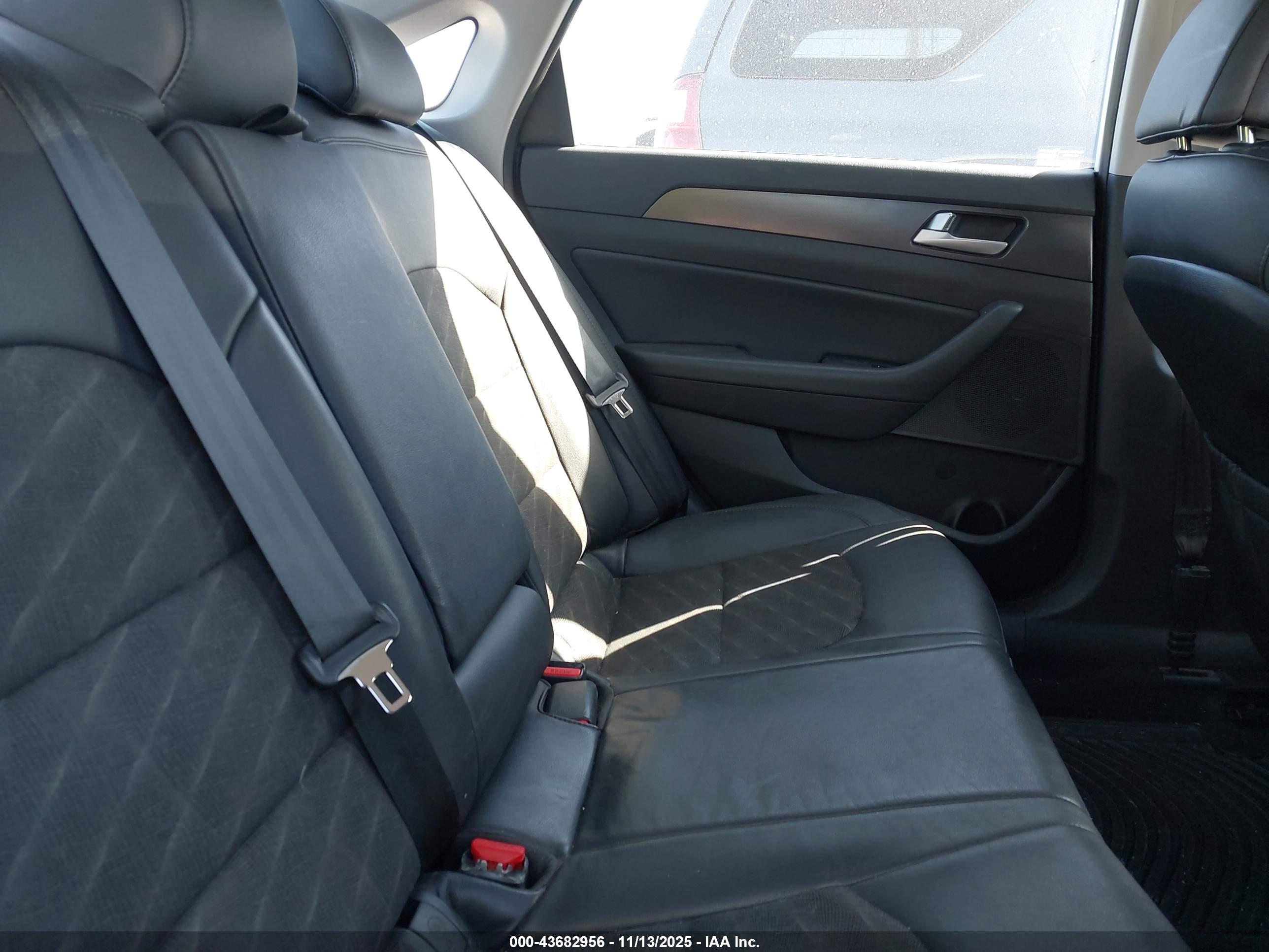 HYUNDAI SONATA image 8