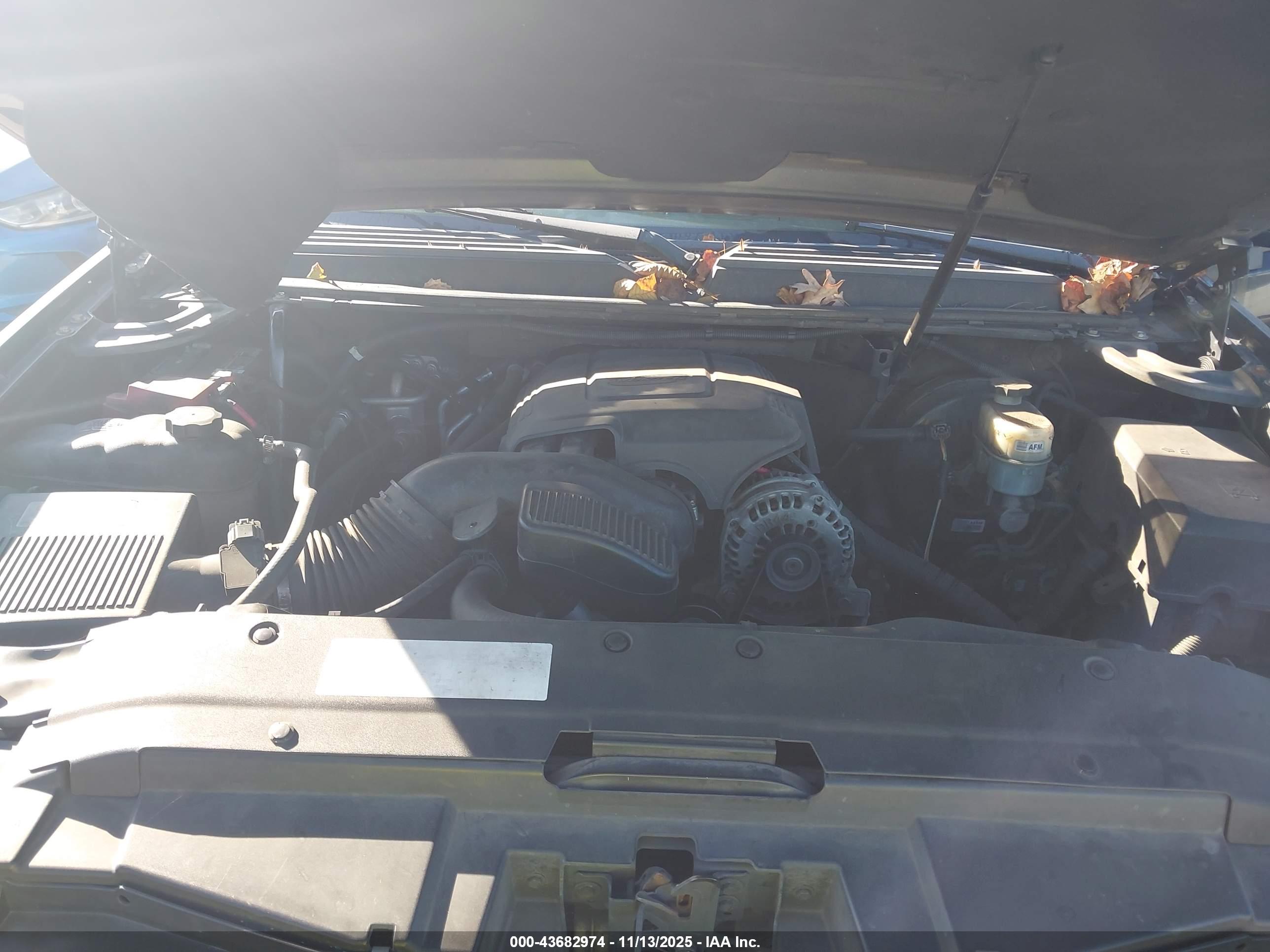 CHEVROLET SUBURBAN image 10