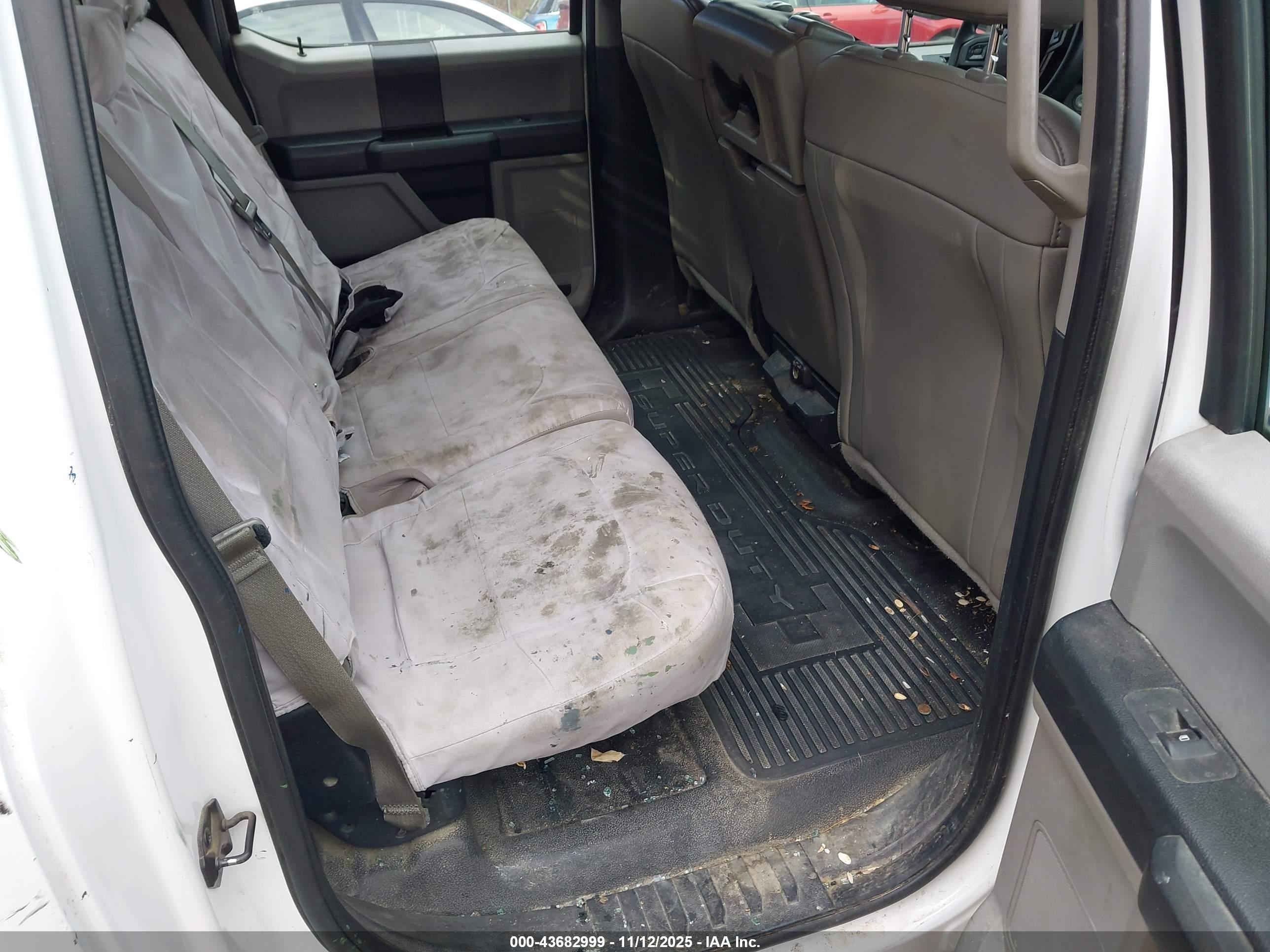 FORD F-350 image 8