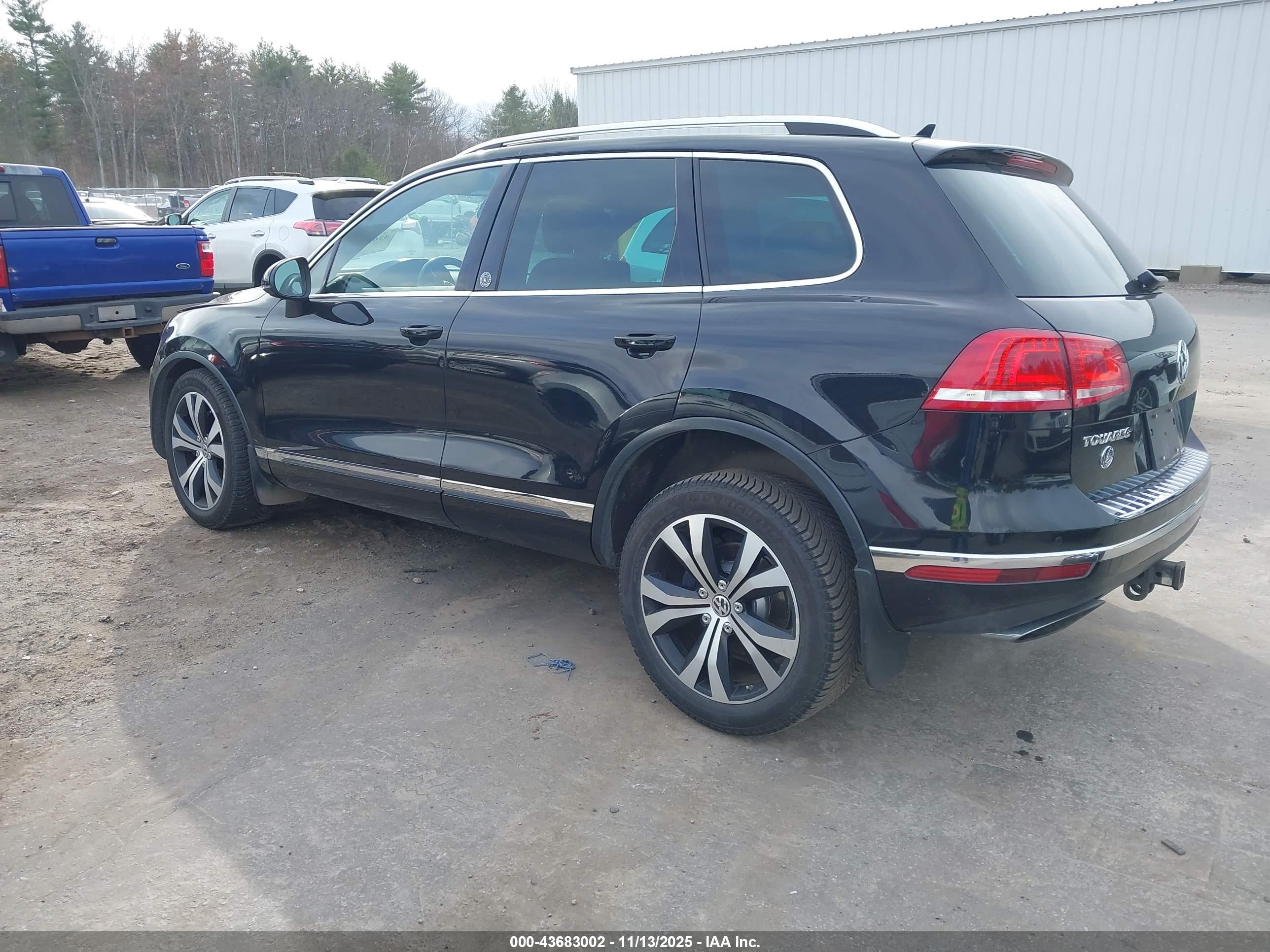 VOLKSWAGEN TOUAREG image 3