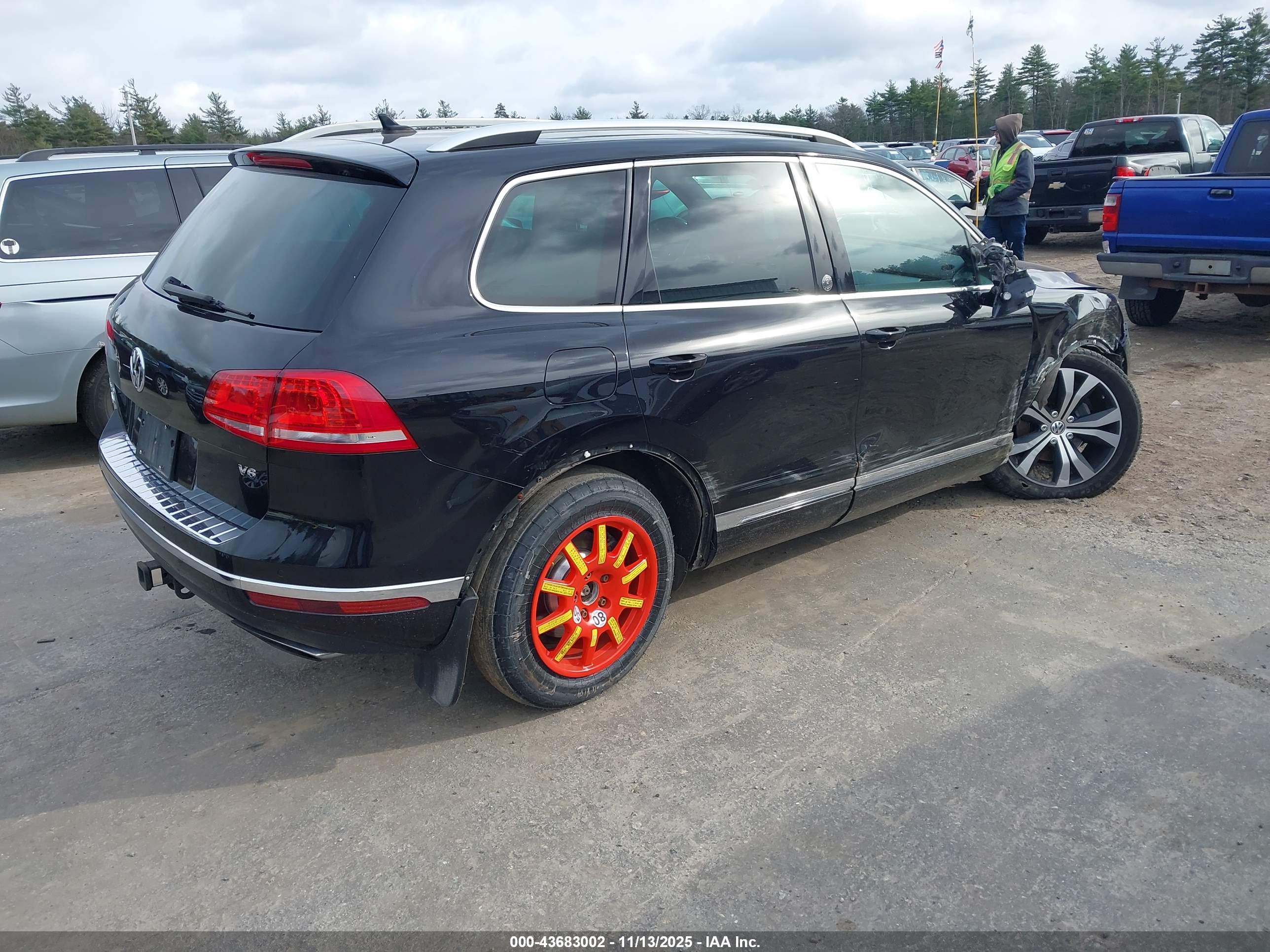 VOLKSWAGEN TOUAREG image 4