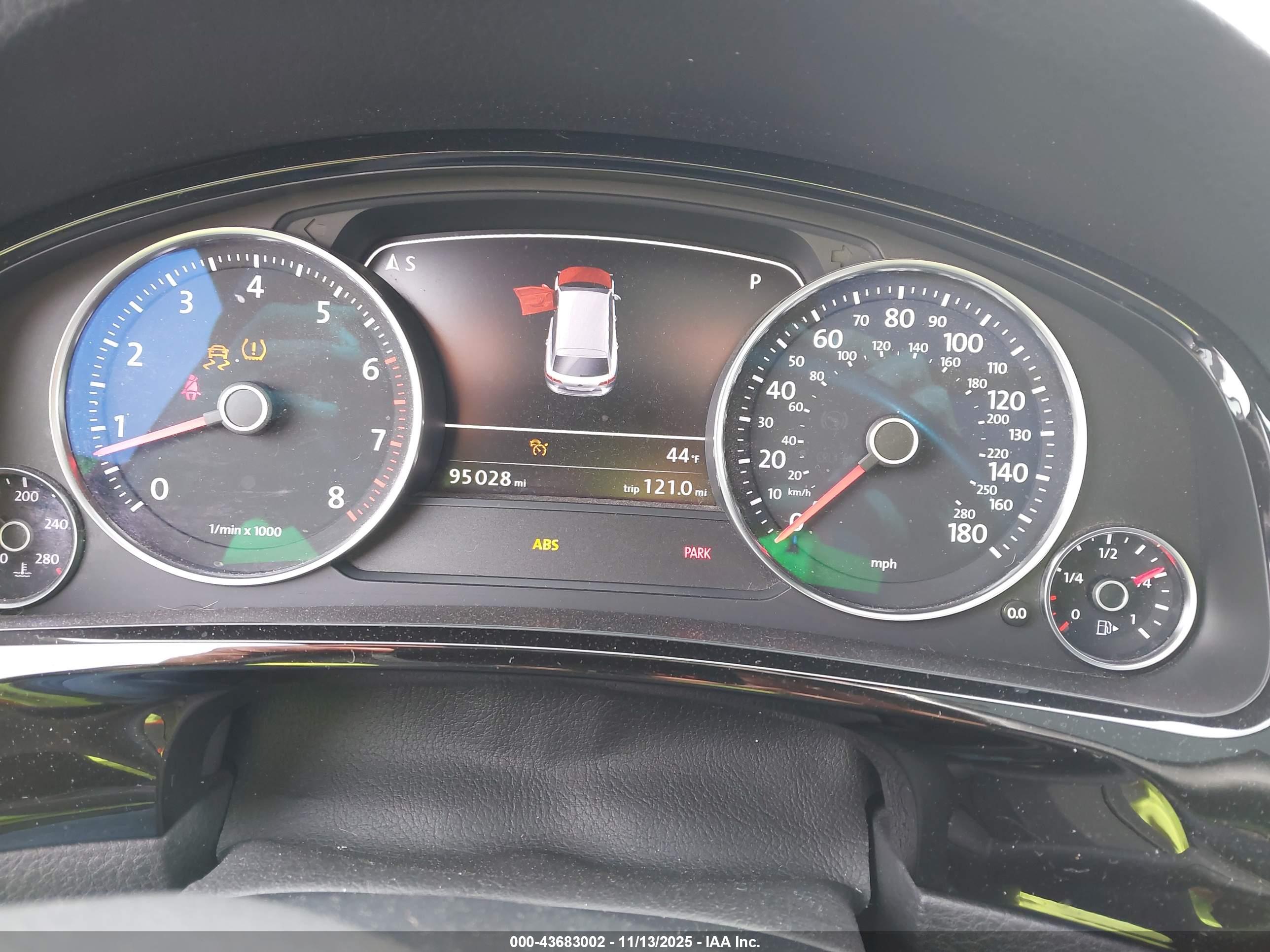 VOLKSWAGEN TOUAREG image 7