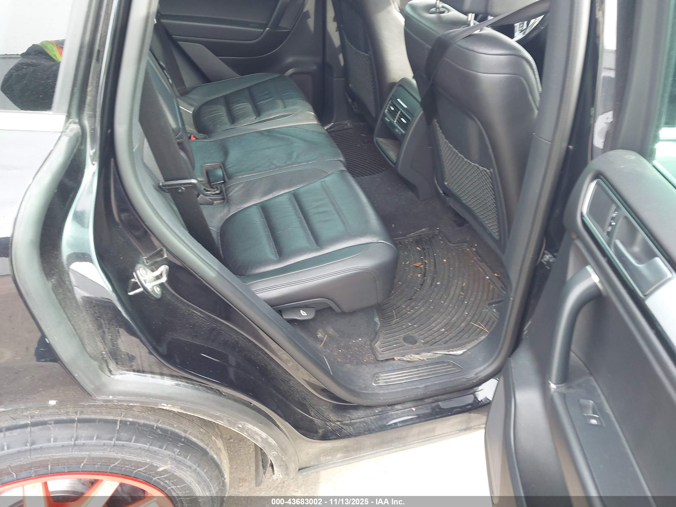 VOLKSWAGEN TOUAREG image 8